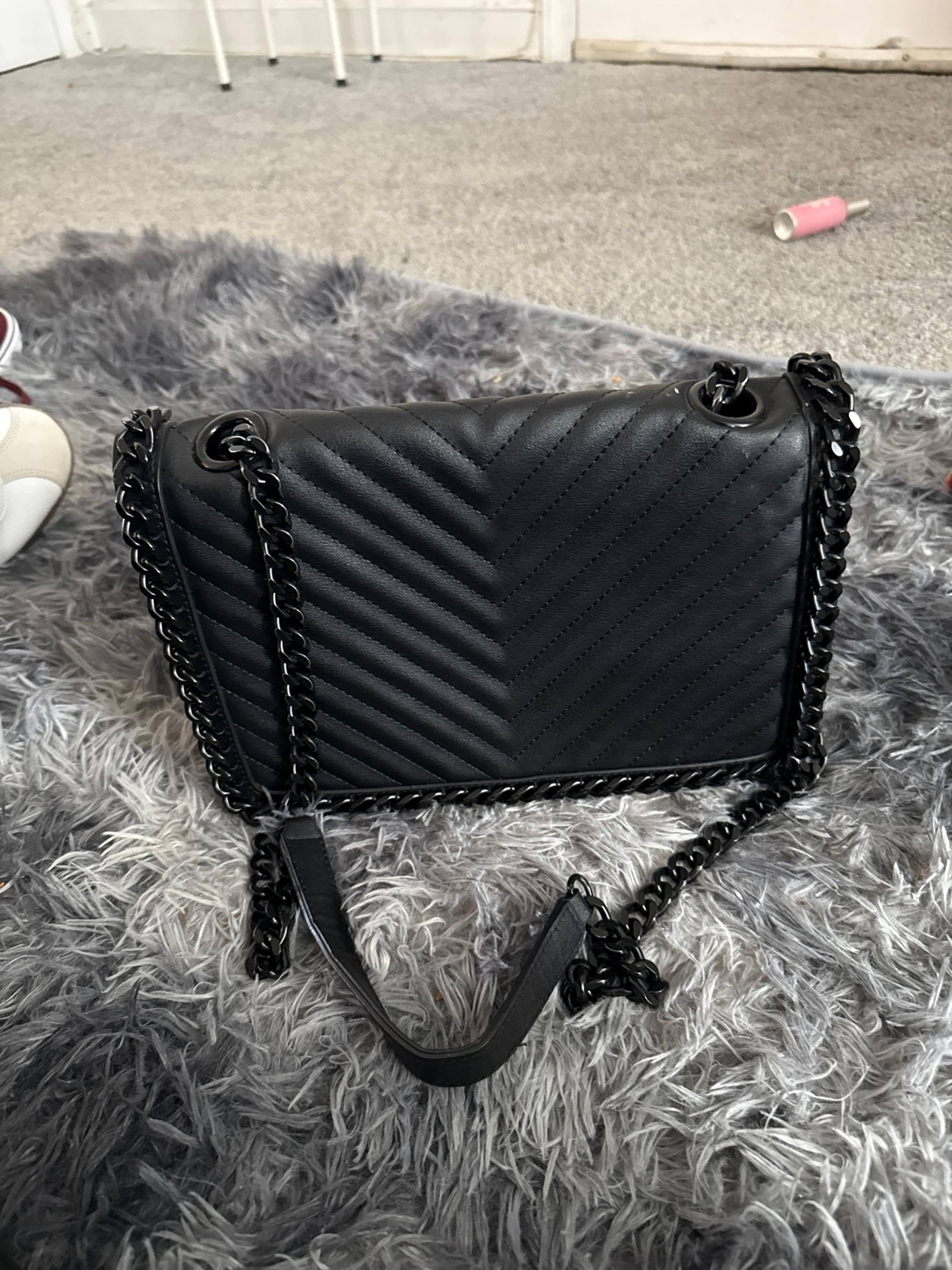 Black Aldo pocketbook for casual fun