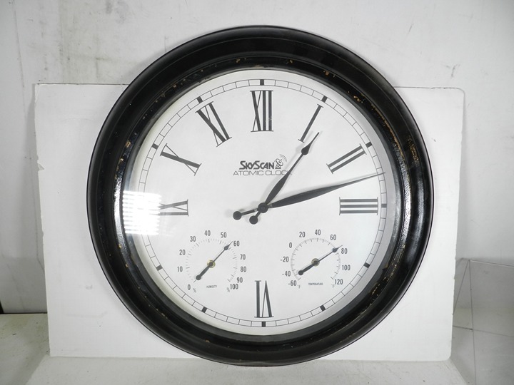 Large SKYSCAN Atomic Clock Wall Clock 18" with Time, Temperature & Humidity
