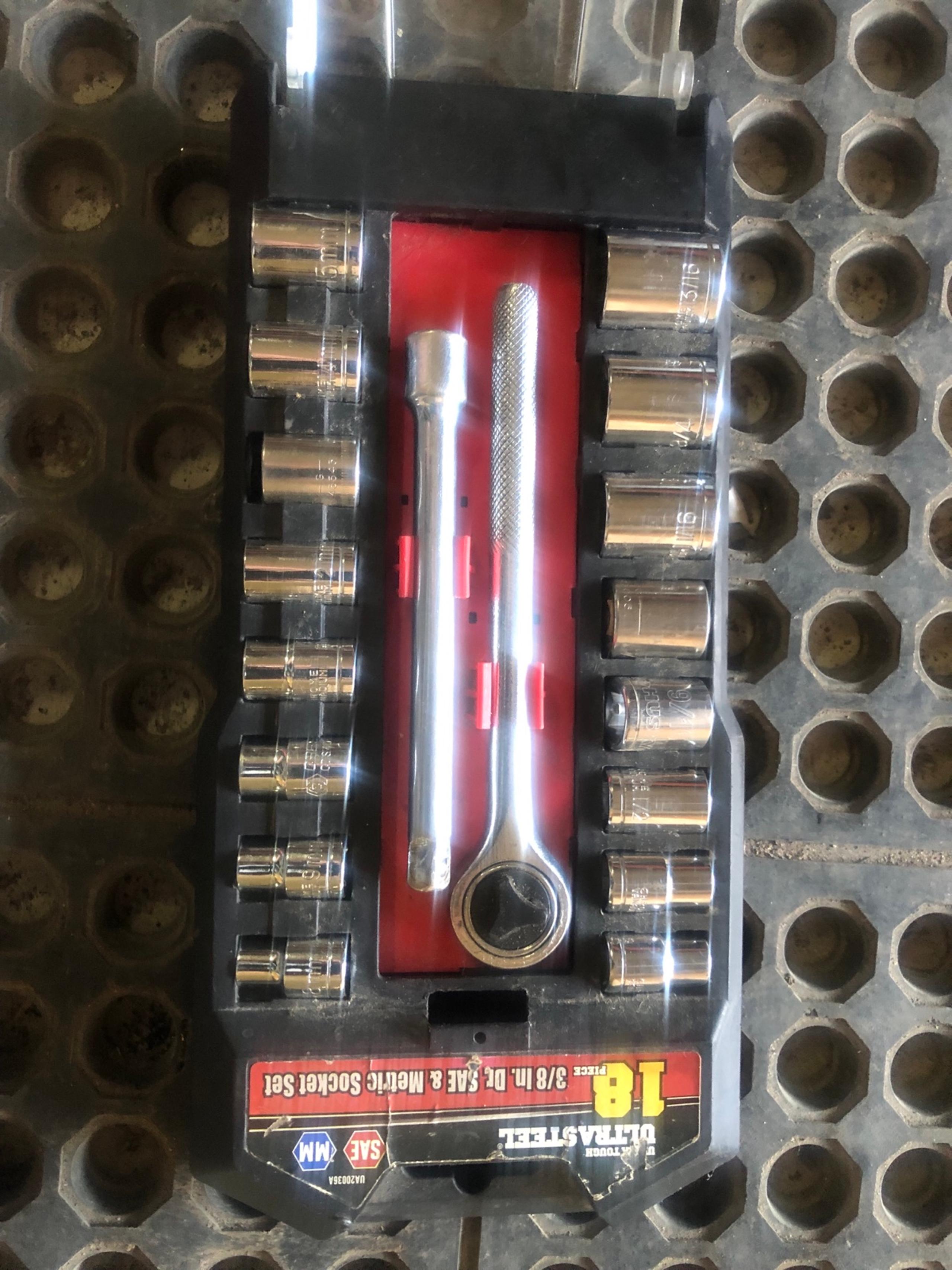 18 pcs. 3/8 drive SAE & Metric socket set