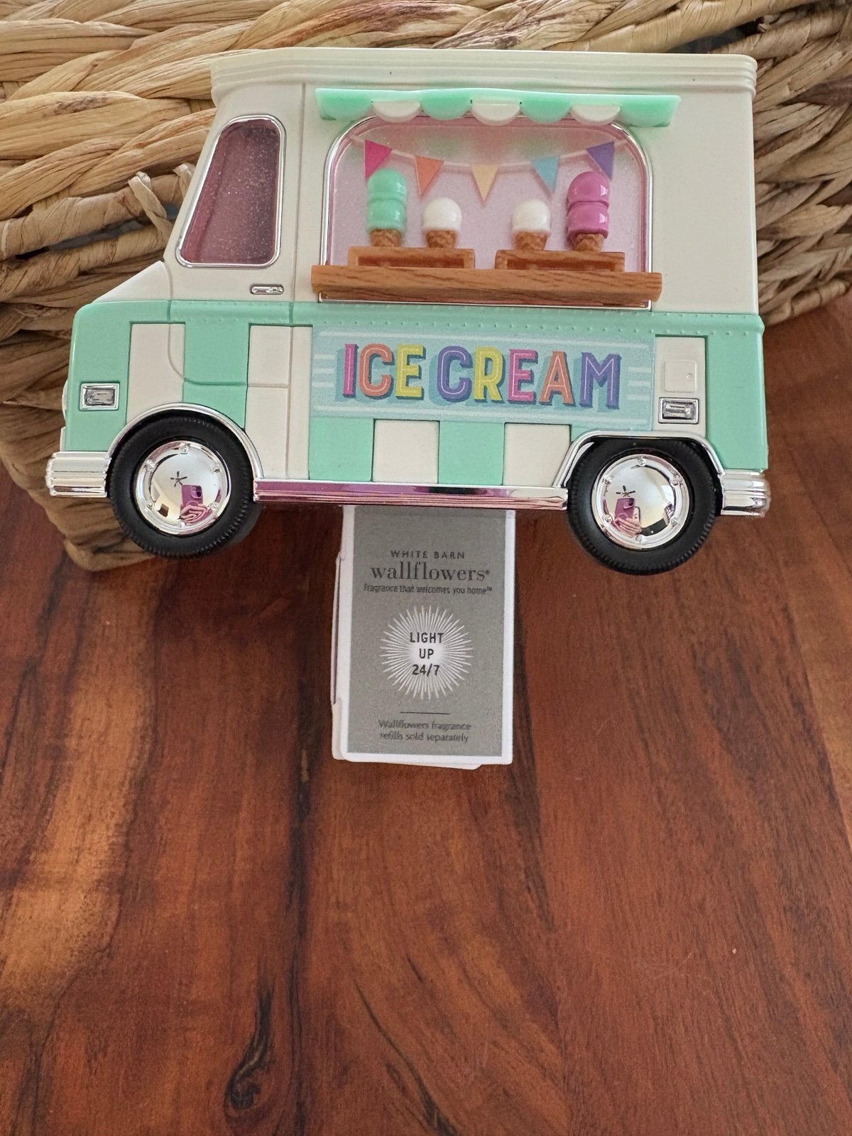 Bath & Body Works Wallflowers Fragrance Plugins Ice Cream Truck