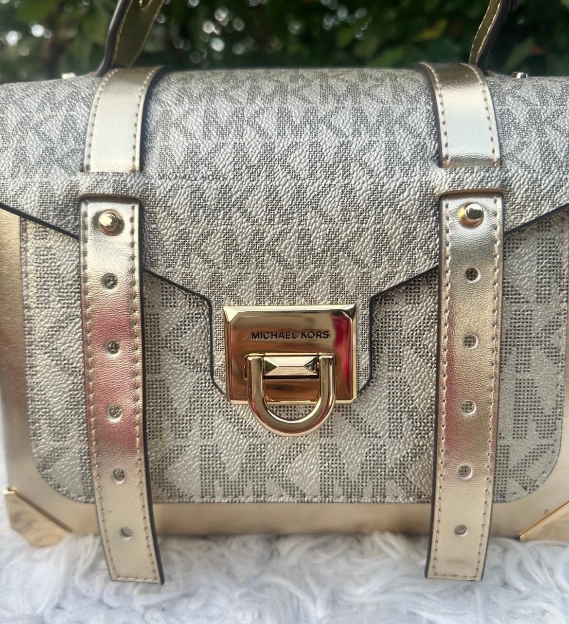 Michael Kors Manhattan pale gold md th school satchel