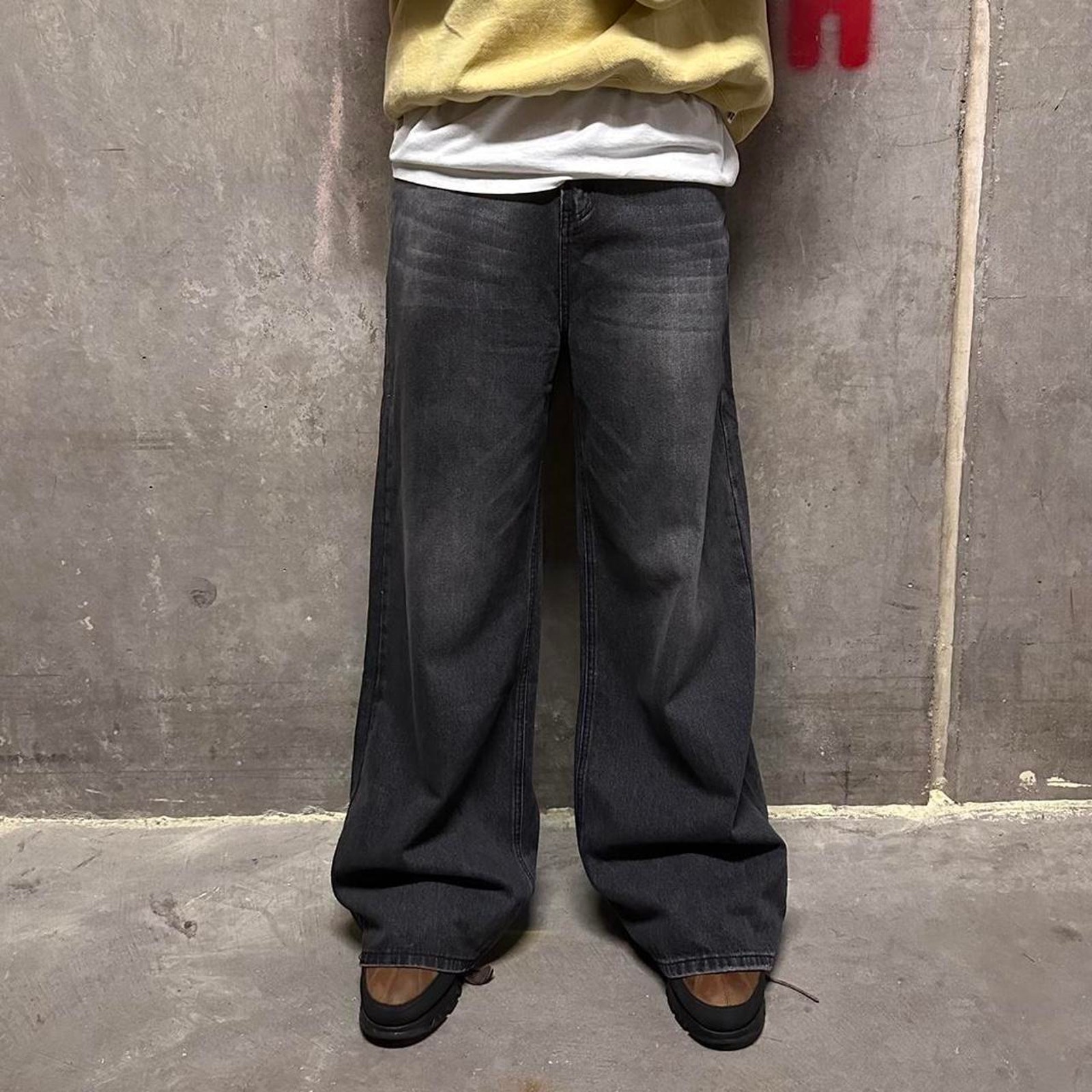 最新の激安 BLACK FADE leg straight MODELED 34 WAIST DENIM y2k BAGGY Vintage パンツ