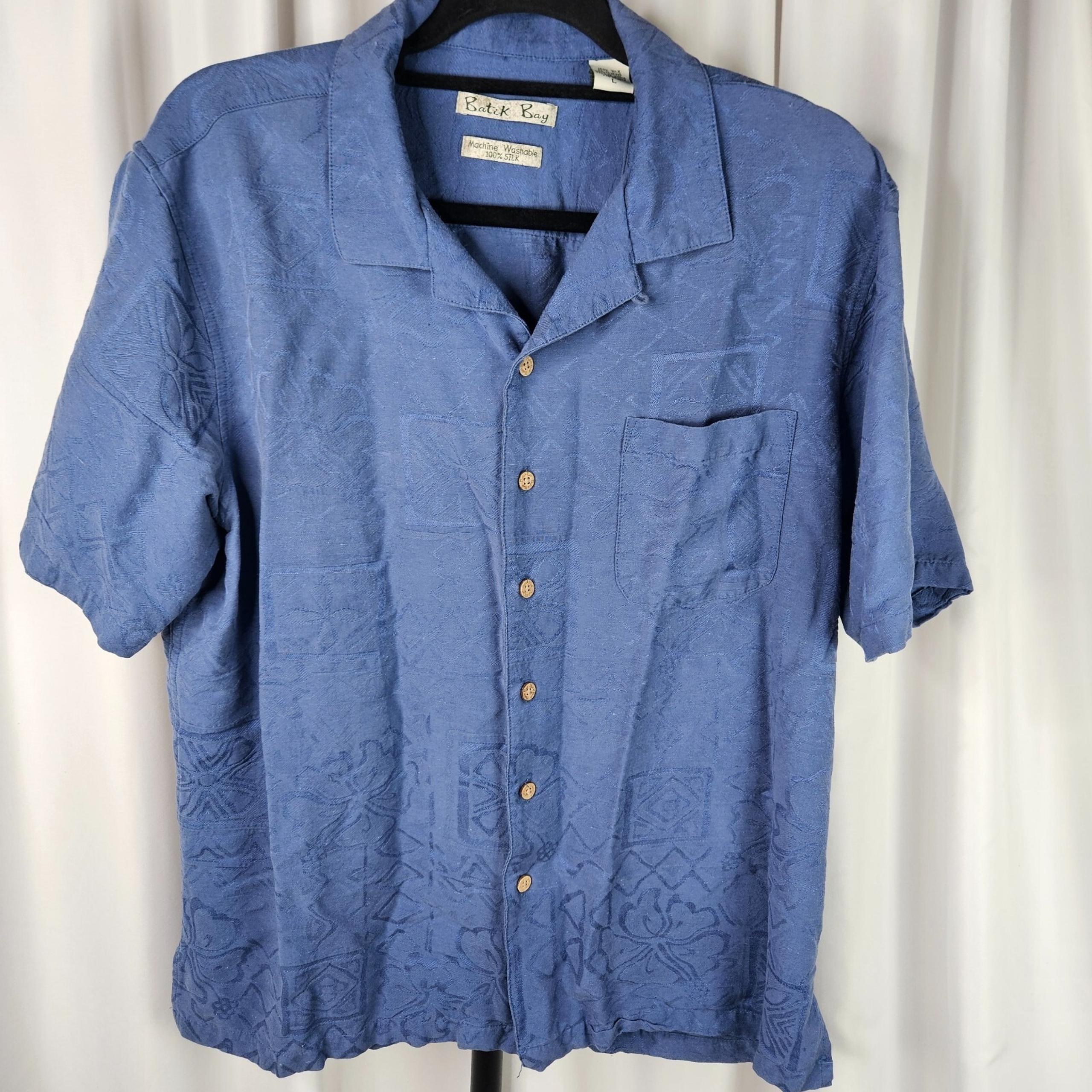 Batik Bay Hawaiian Camp Shirt Men's L Blue Embossed Floral 100% Silk Washable