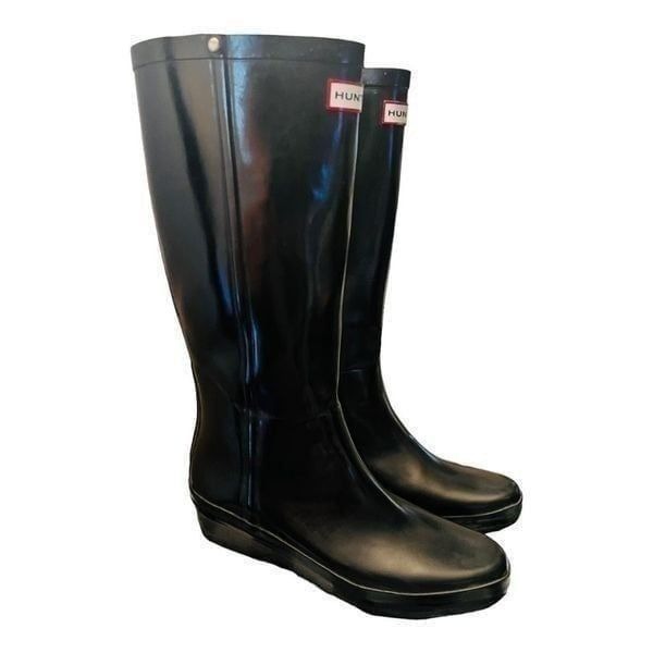 Hunter Arolla Boots Black Tall Rain Boots with Slight Wedge Heel size 10 rubber