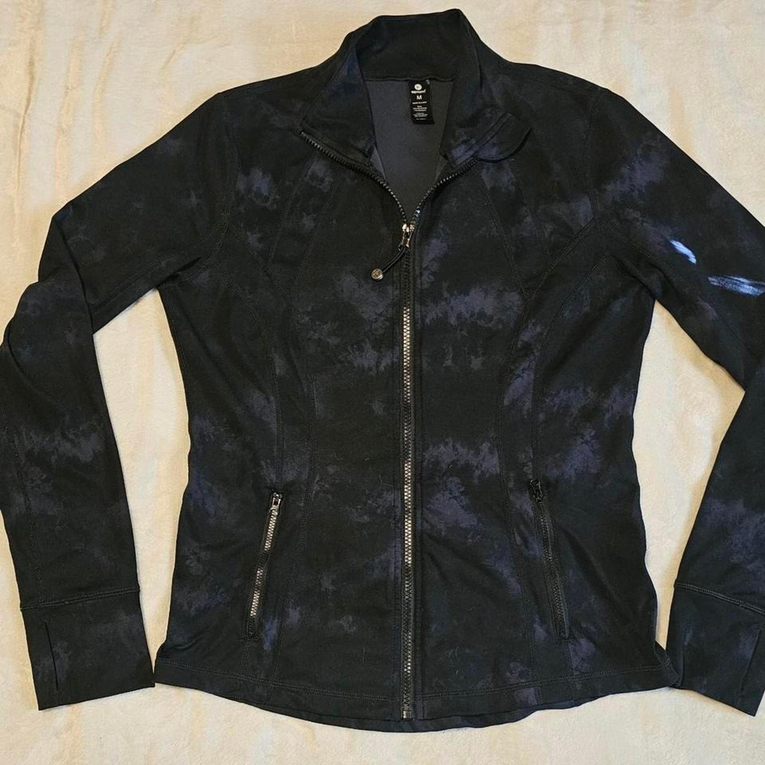 90 DEGREES by Reflex Athletic Jacket with thumbholes on Sleeves Size Medium