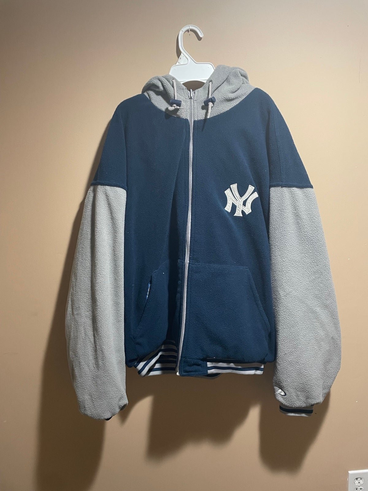 Yankees reversible varsity hooded jacket XL Read Description