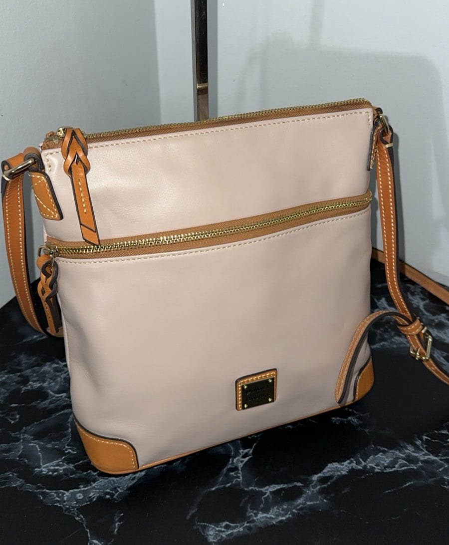 Dooney & Bourke Handbag Wexford Smooth Leather Crossbody Bag -AUTHENTIC-