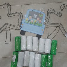 Decorative mesh and wreath pack