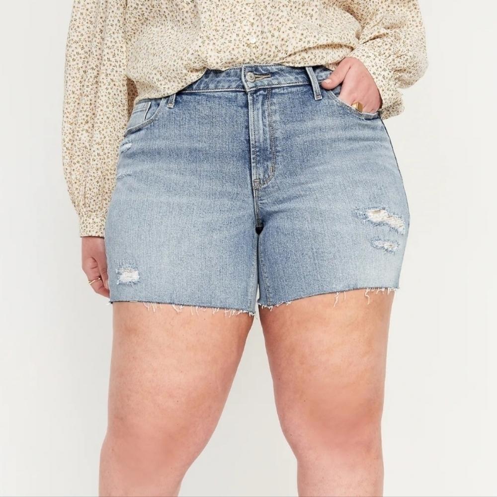Old Navy Mid Rise Cut Off Jean Denim Shorts BNWT
