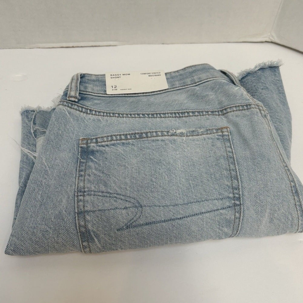 American Eagle NWT Light Denim Baggy Mom Jean Shorts Stretch Waistband Size 12