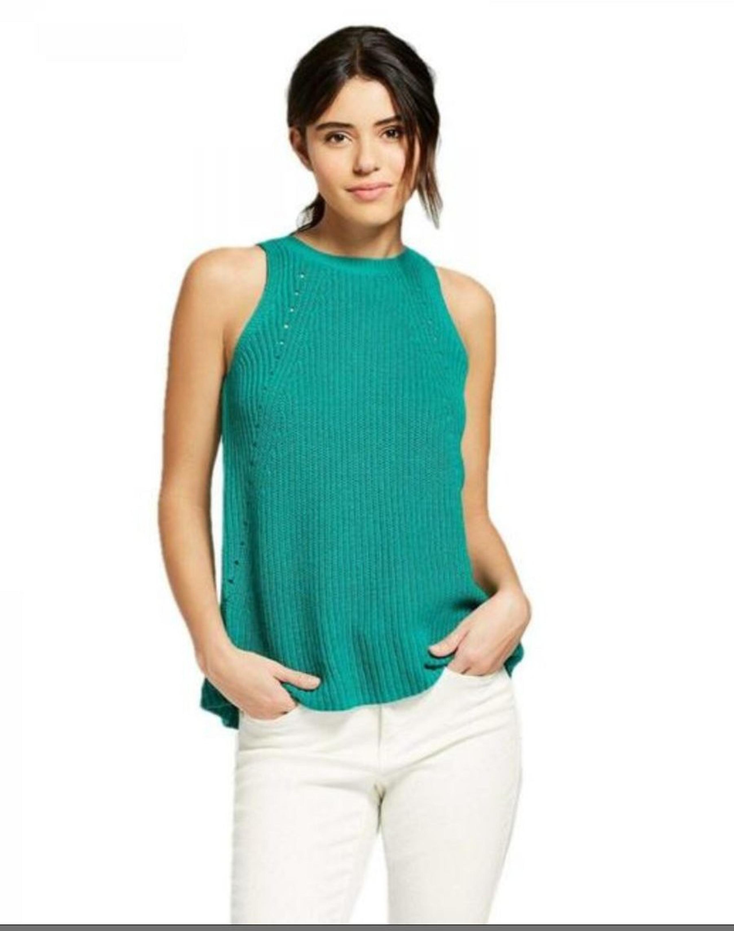 Women's Sleeve Less open back sweater!