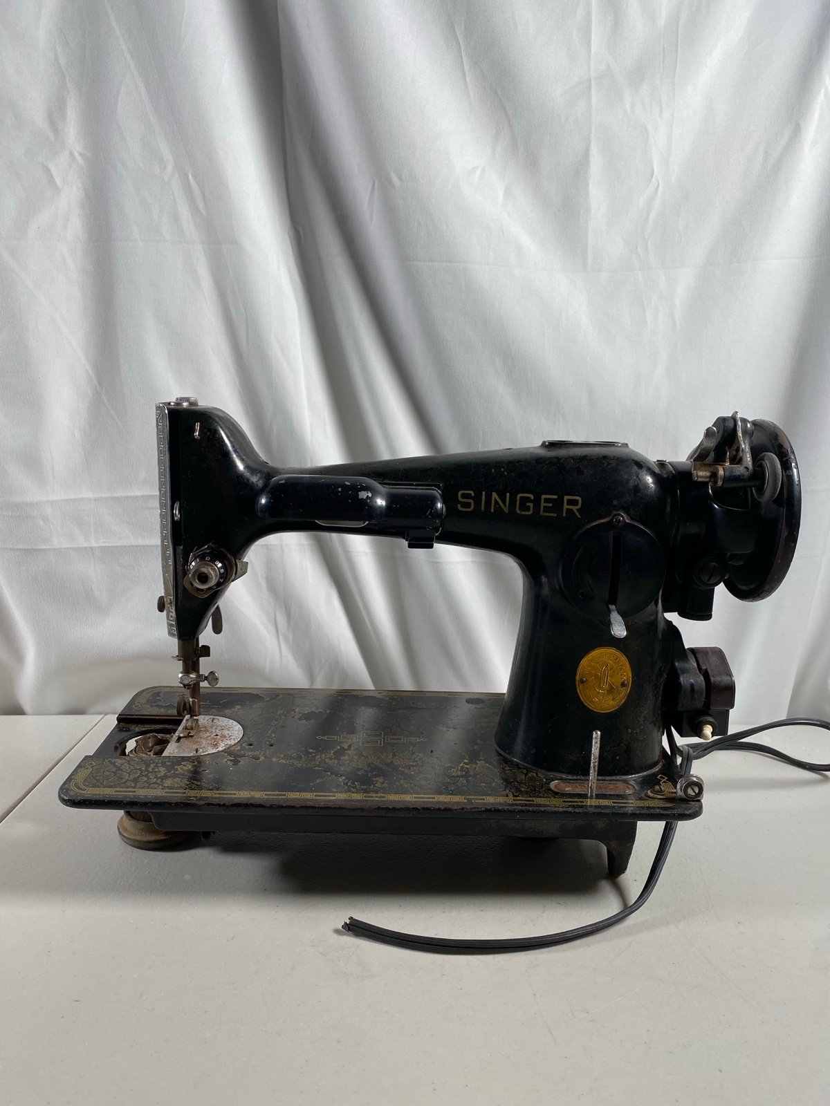 Vintage Singer Sewing Machine For Parts Restoration Repair AH958228 READ #2