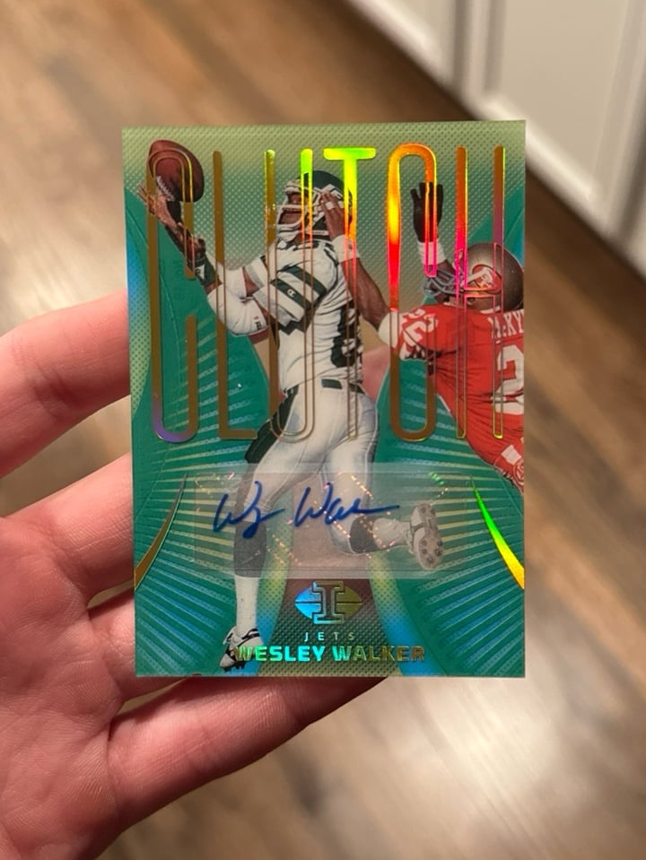 2024 Panini Illusions Football Wesley Walker Clutch SSP Green Emerald Auto /5