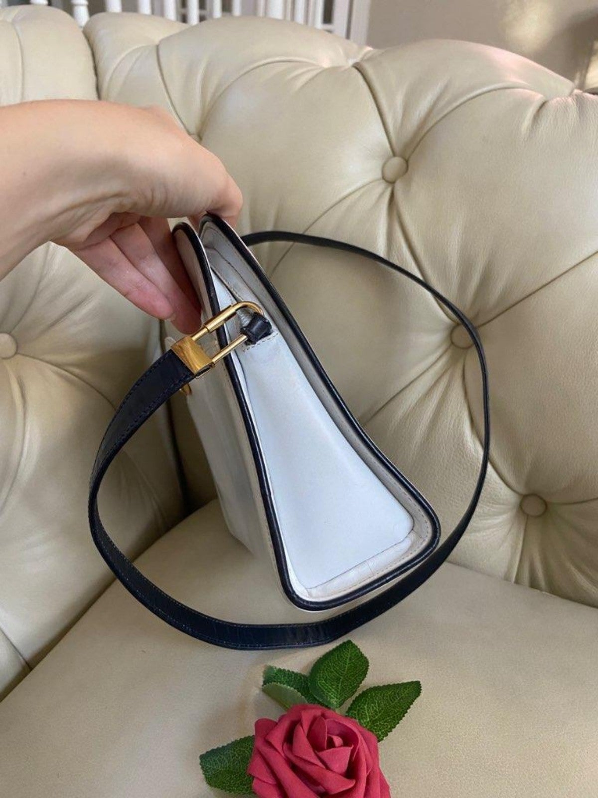 Retailer Gucci GG Logo White Shoulder Bag