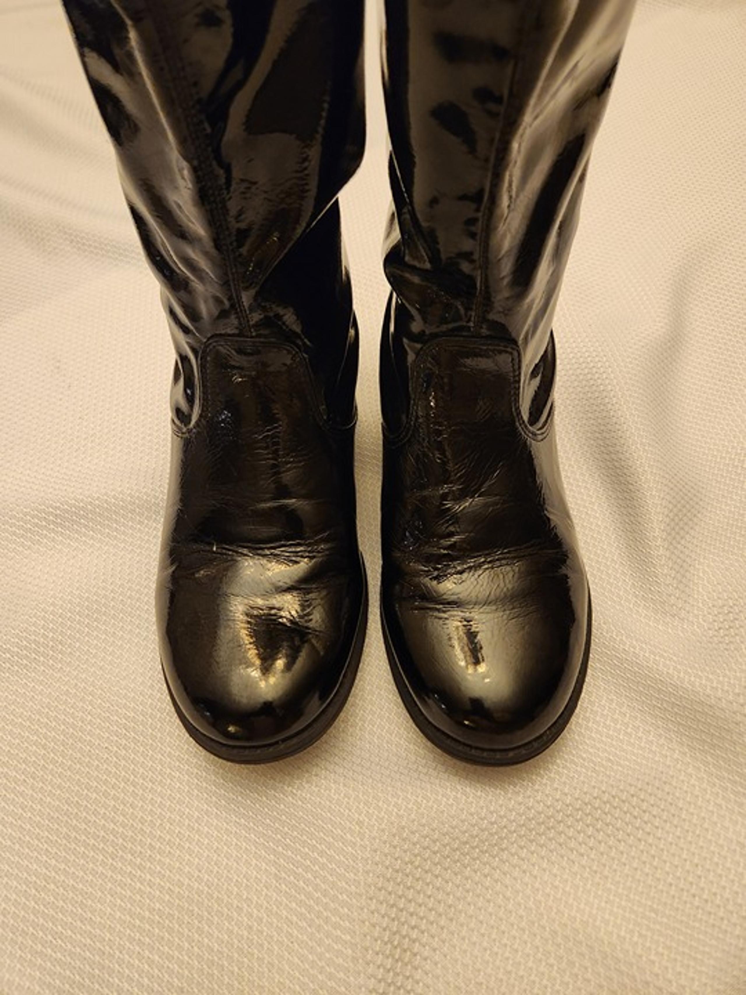 Reaction Kennth Cole Calf High Black Patent Leather Boots Sz 8.