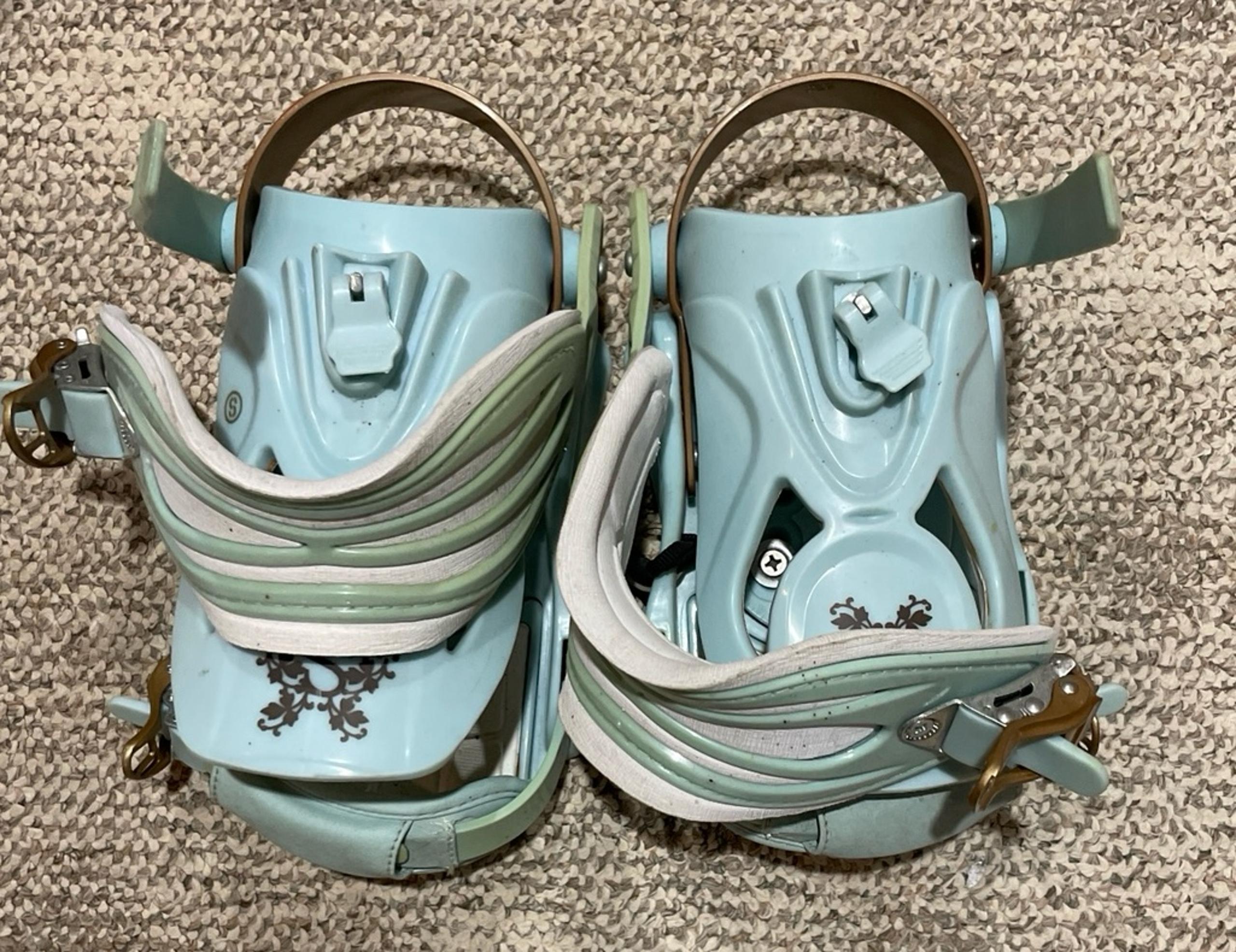 Silence III snowboard bindings