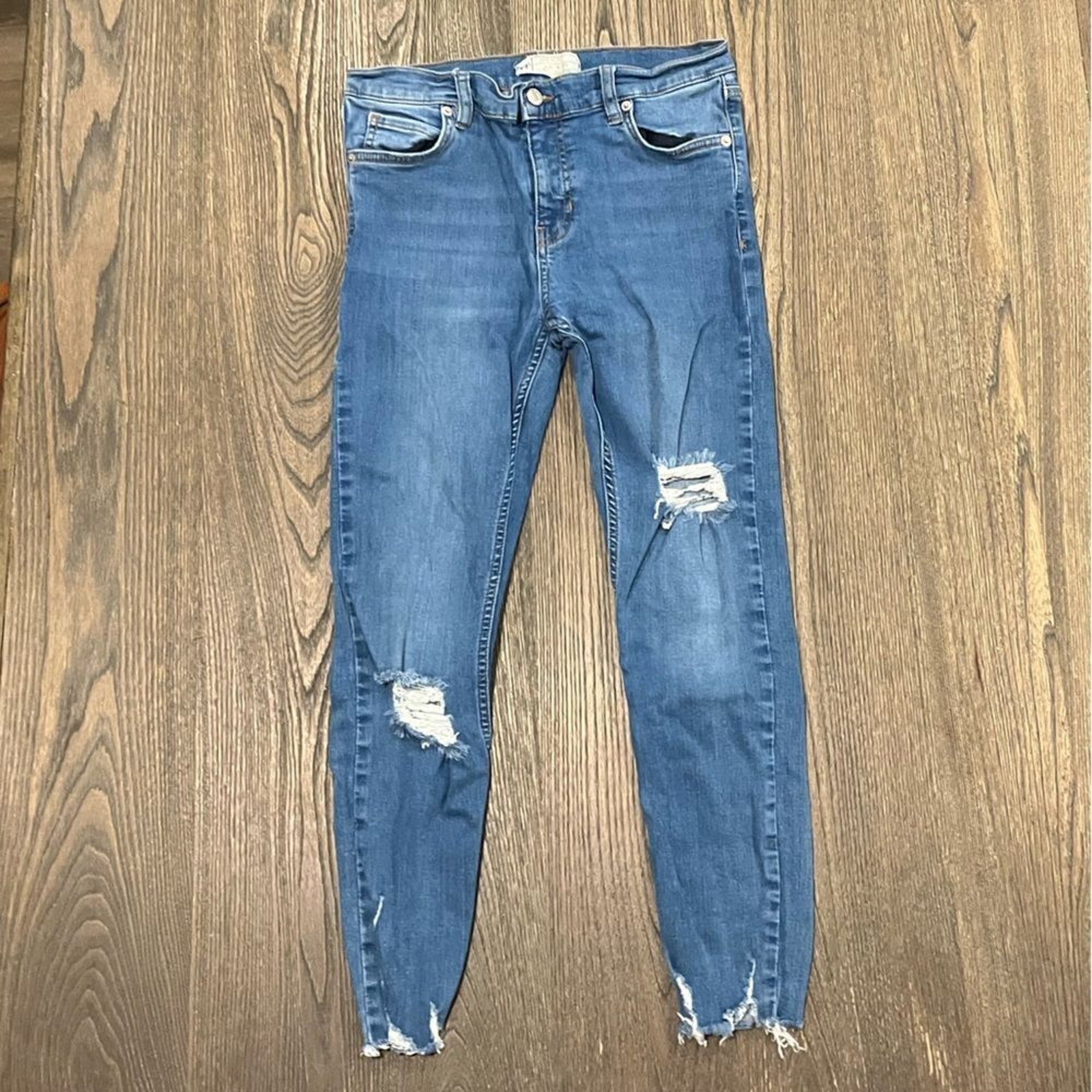 Free People Medium Wash Blue Distressed Raw Hem Skinny Jeans Size 28