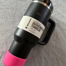 Stanley Tumbler Quencher Black Matte 1.0 40oz NWT Silicon boot