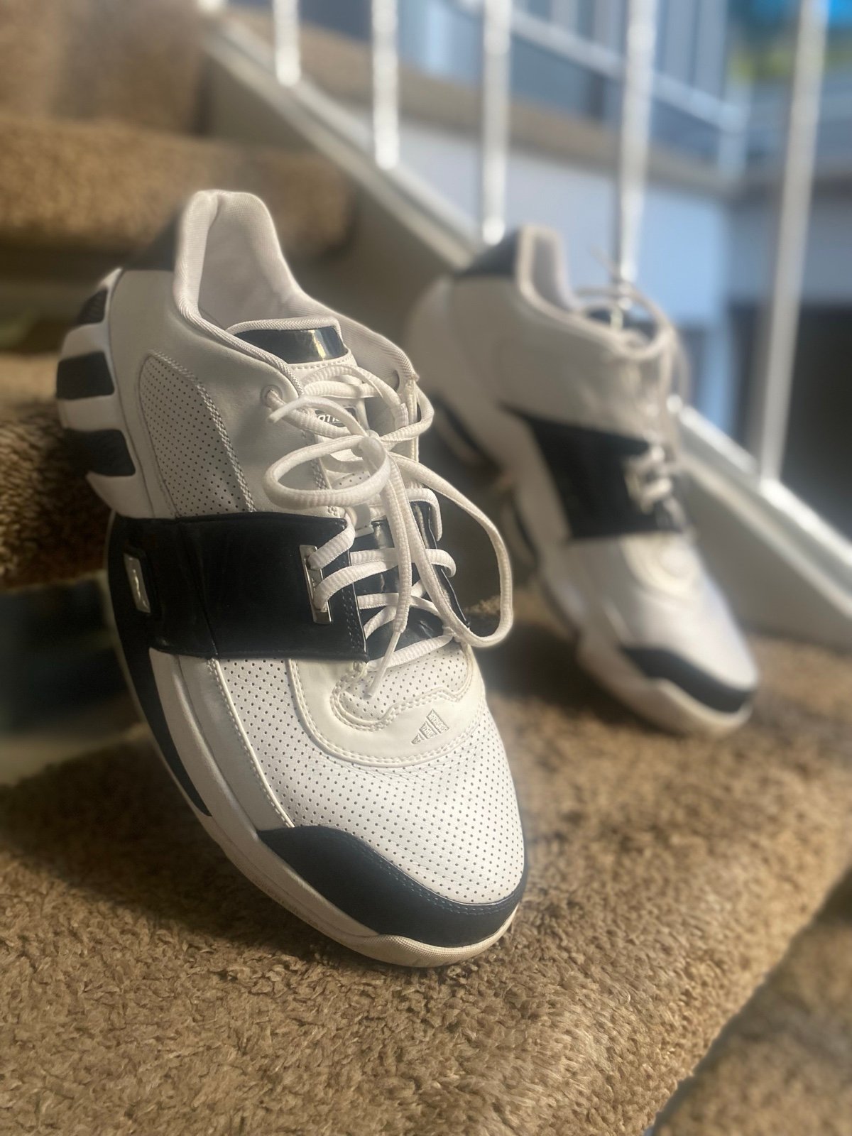 Adidas Agent Gil size 13 Men’s