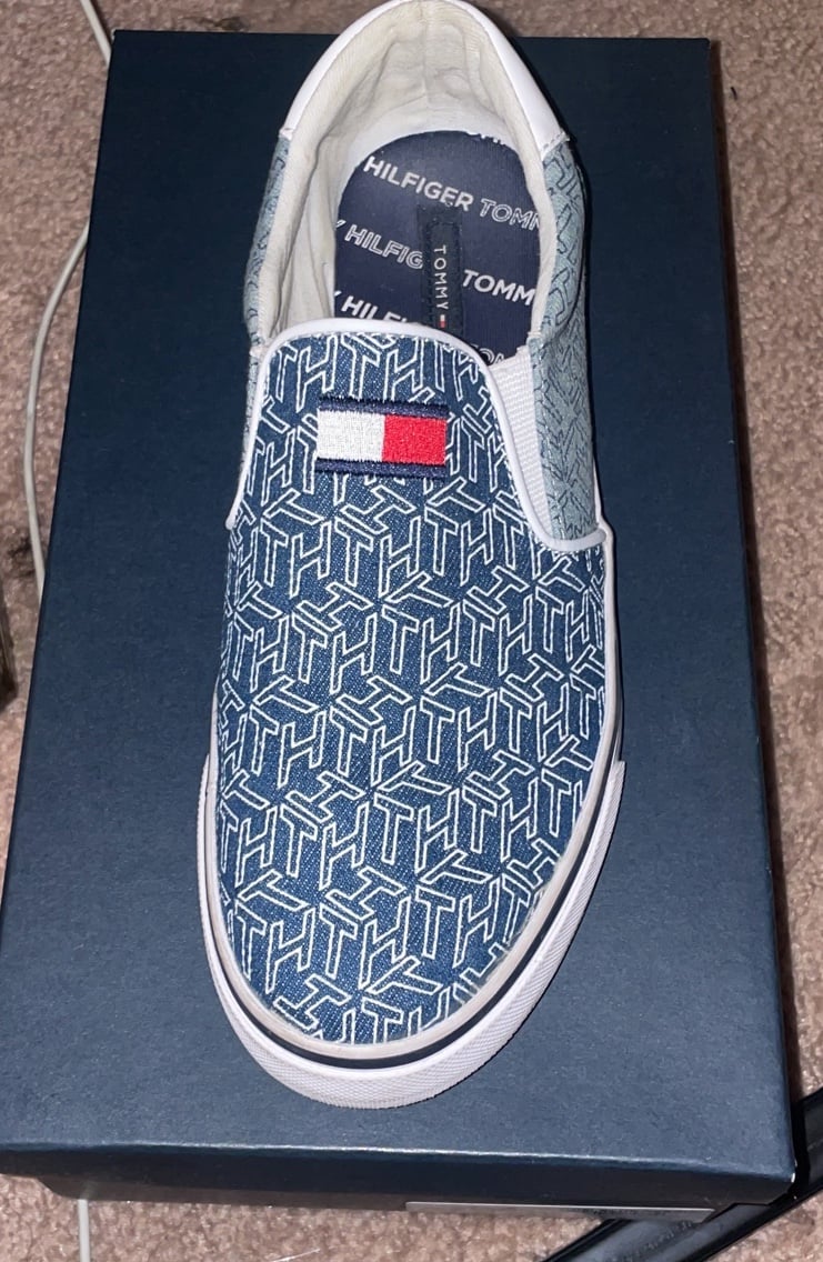 Tommy Hilfiger slip ons