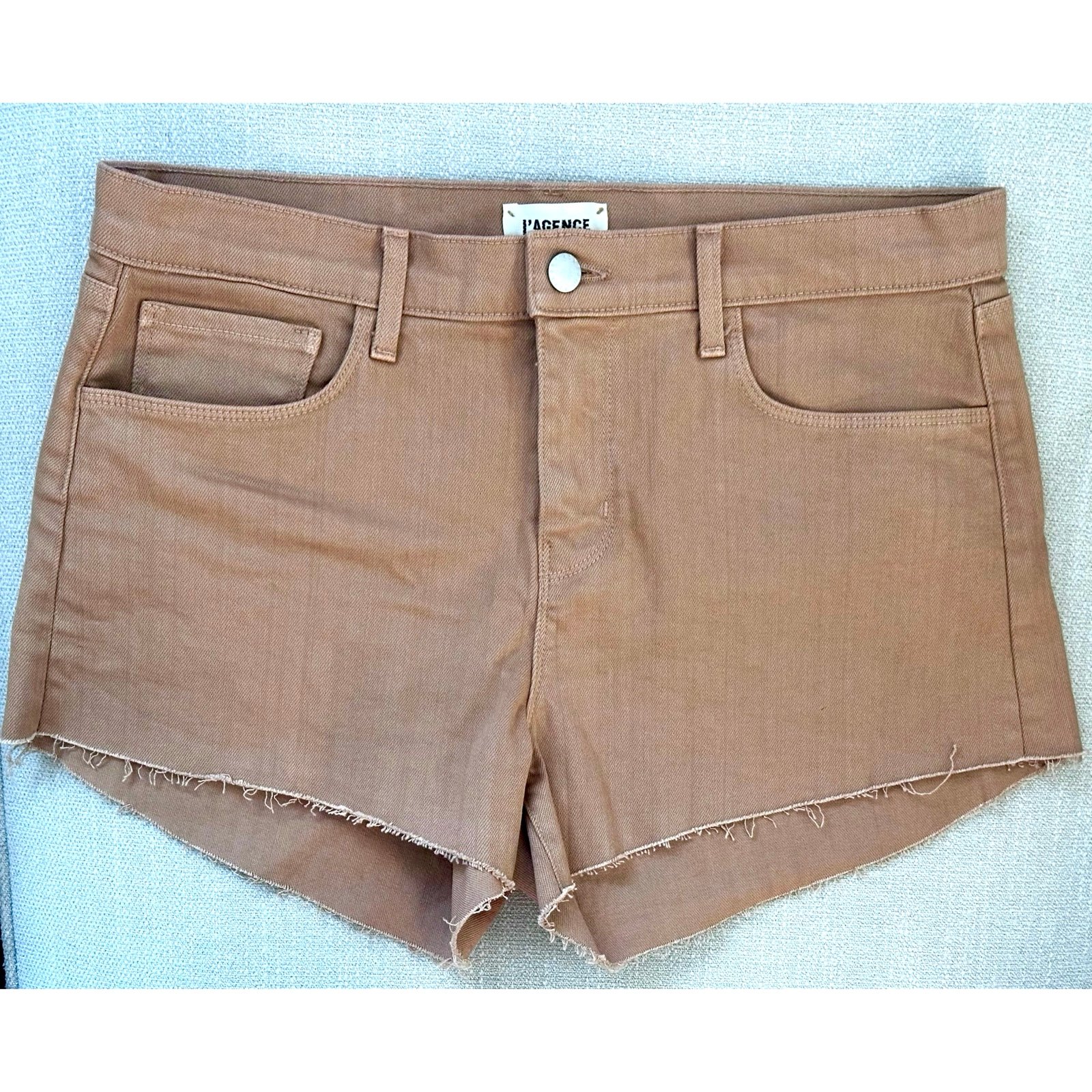 L’AGENCE Women’s Audrey Mid Rise Raw Hem Short in Dark Camel, SZ 29