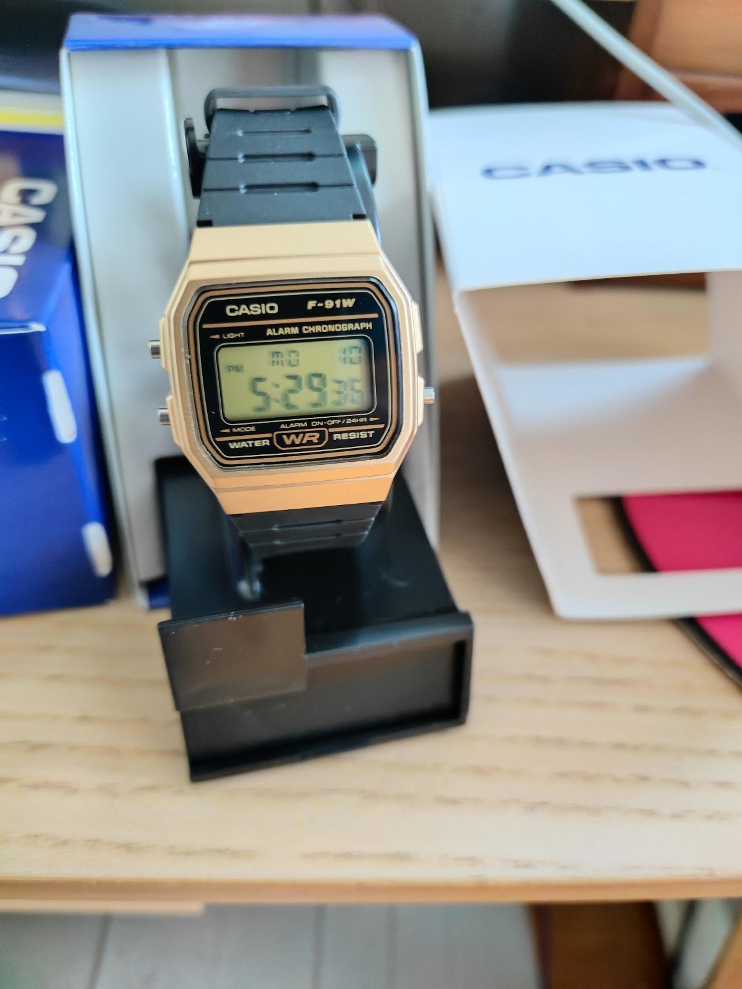 Casio F91-W watch unisex