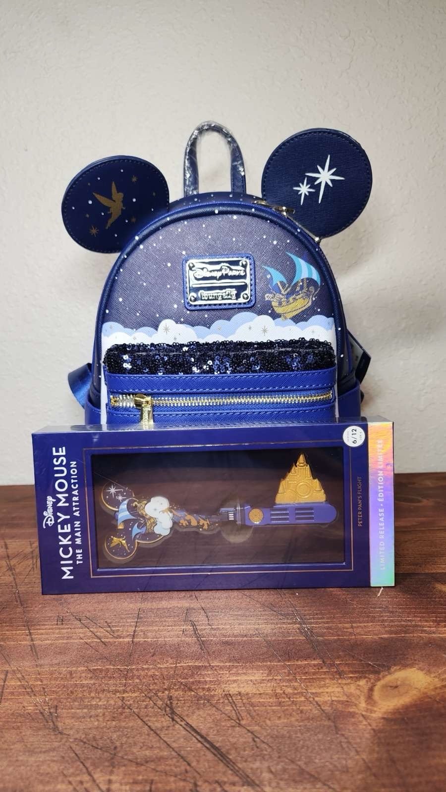 Disney Loungefly - Mickey Mouse Main Attraction Peter Pan's Flight Bag + Key