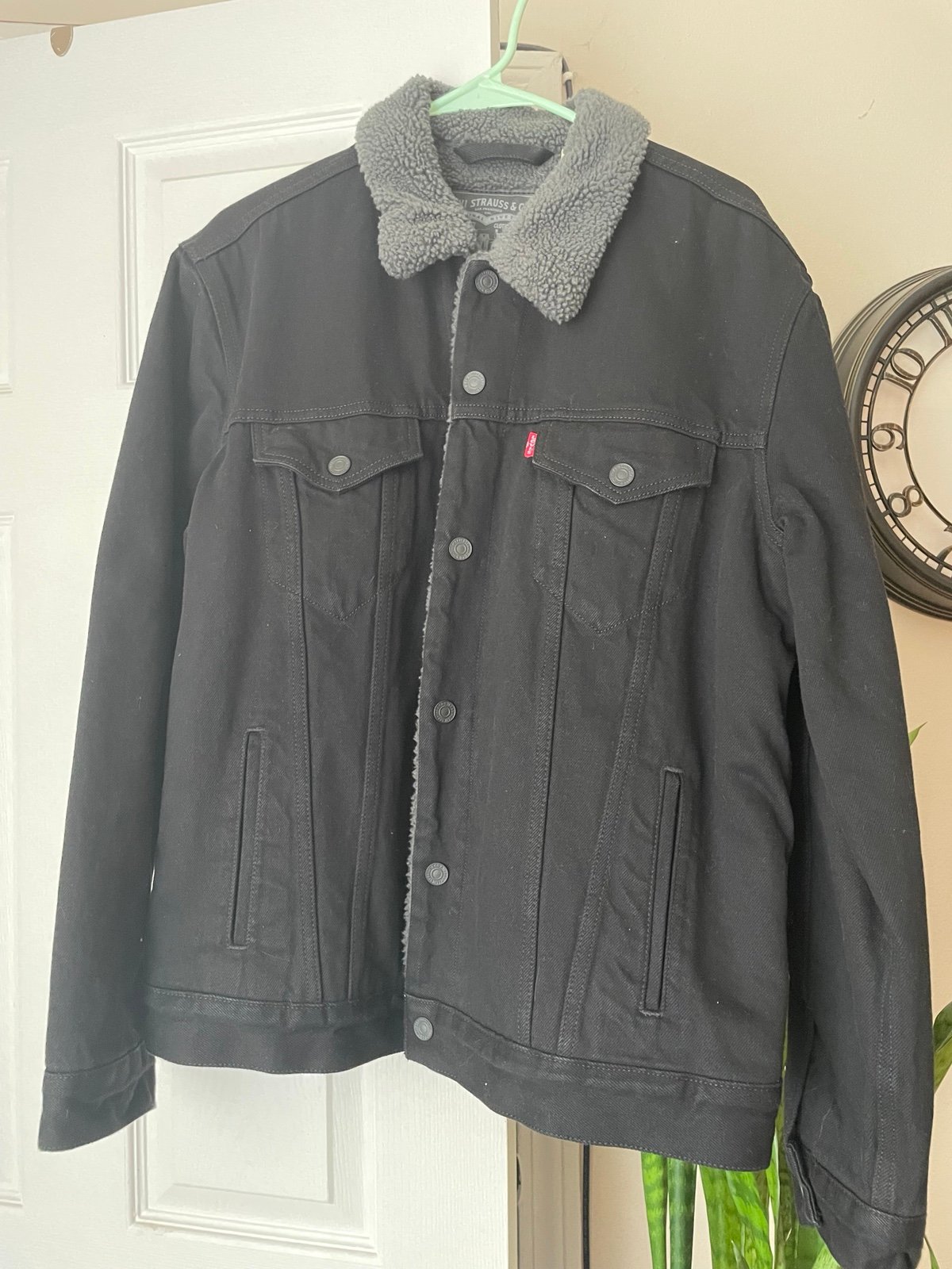 Levi’s men’s sherpa lined trucker jacket