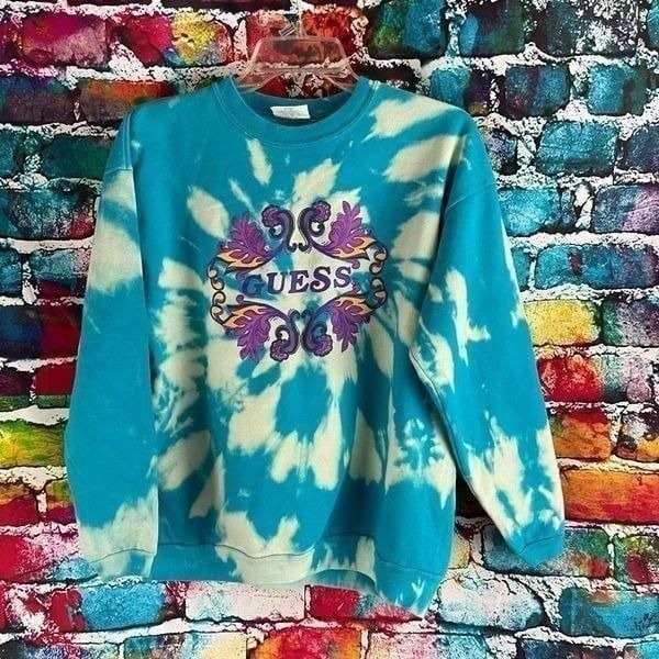 Vintage 90s Guess pullover sweatshirt in tie-dye print. Crew neck style, one siz