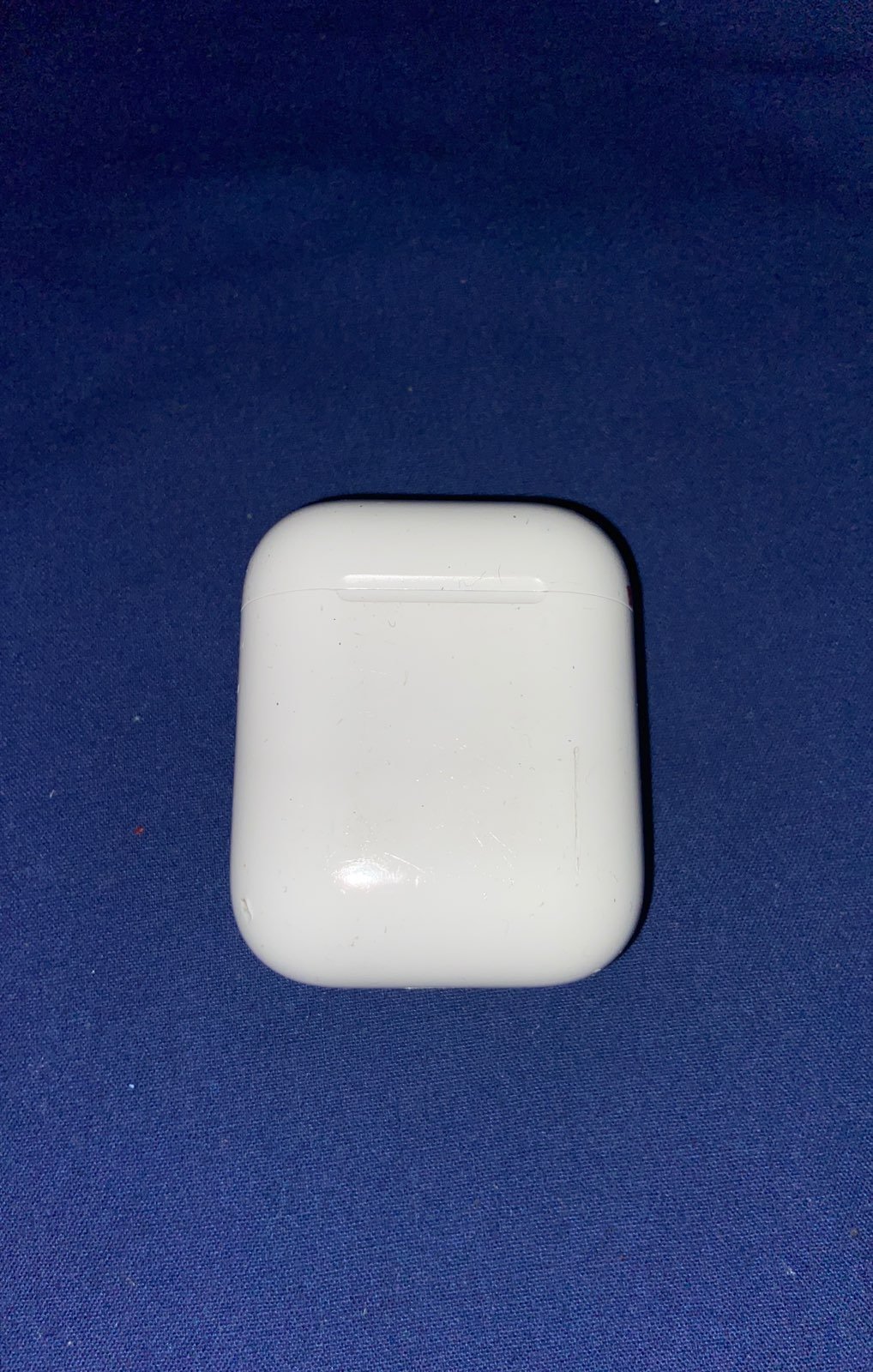 Apple AirPods charging case