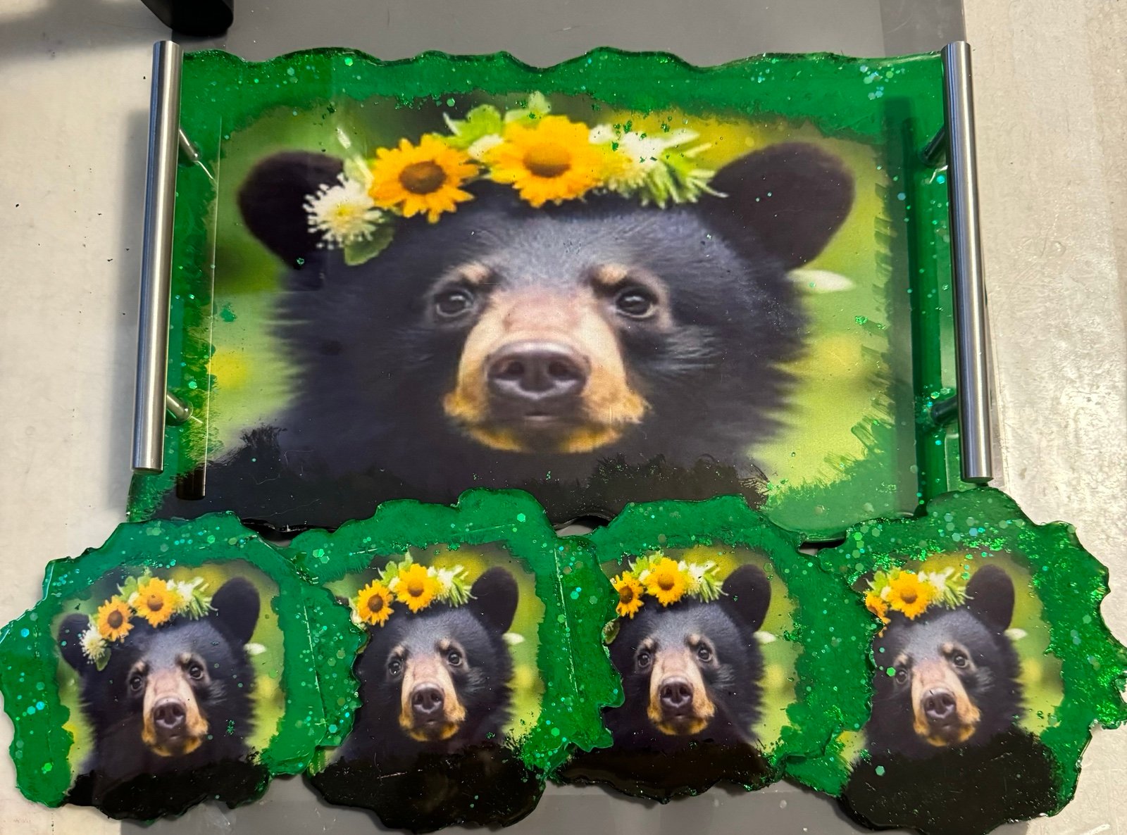 Serving tray and coaster set