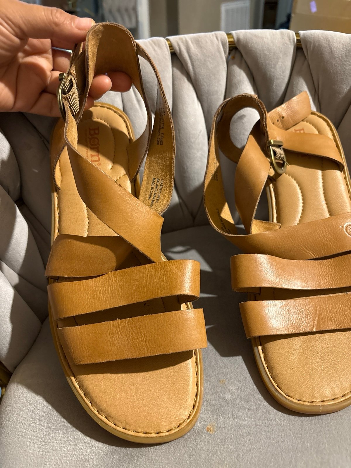 Born Sandal  Cross Strap Leather Buckle Women's Sz 10M