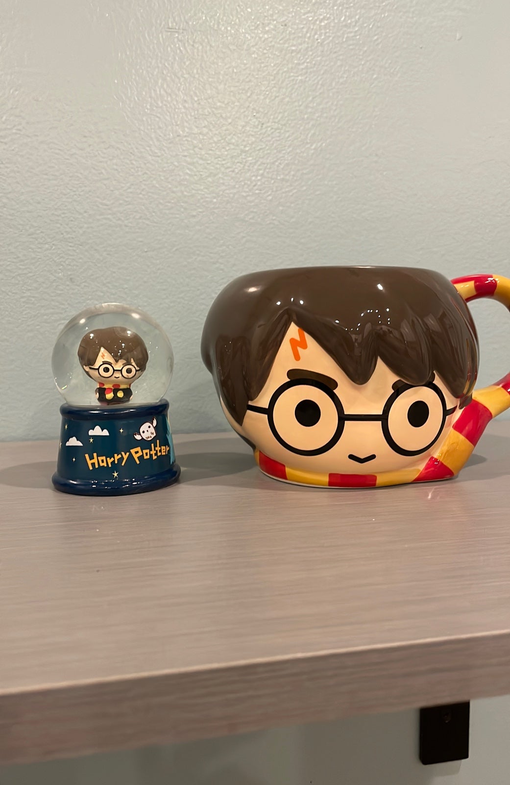 Harry Potter Snow Globe & Sculpted Mug Set