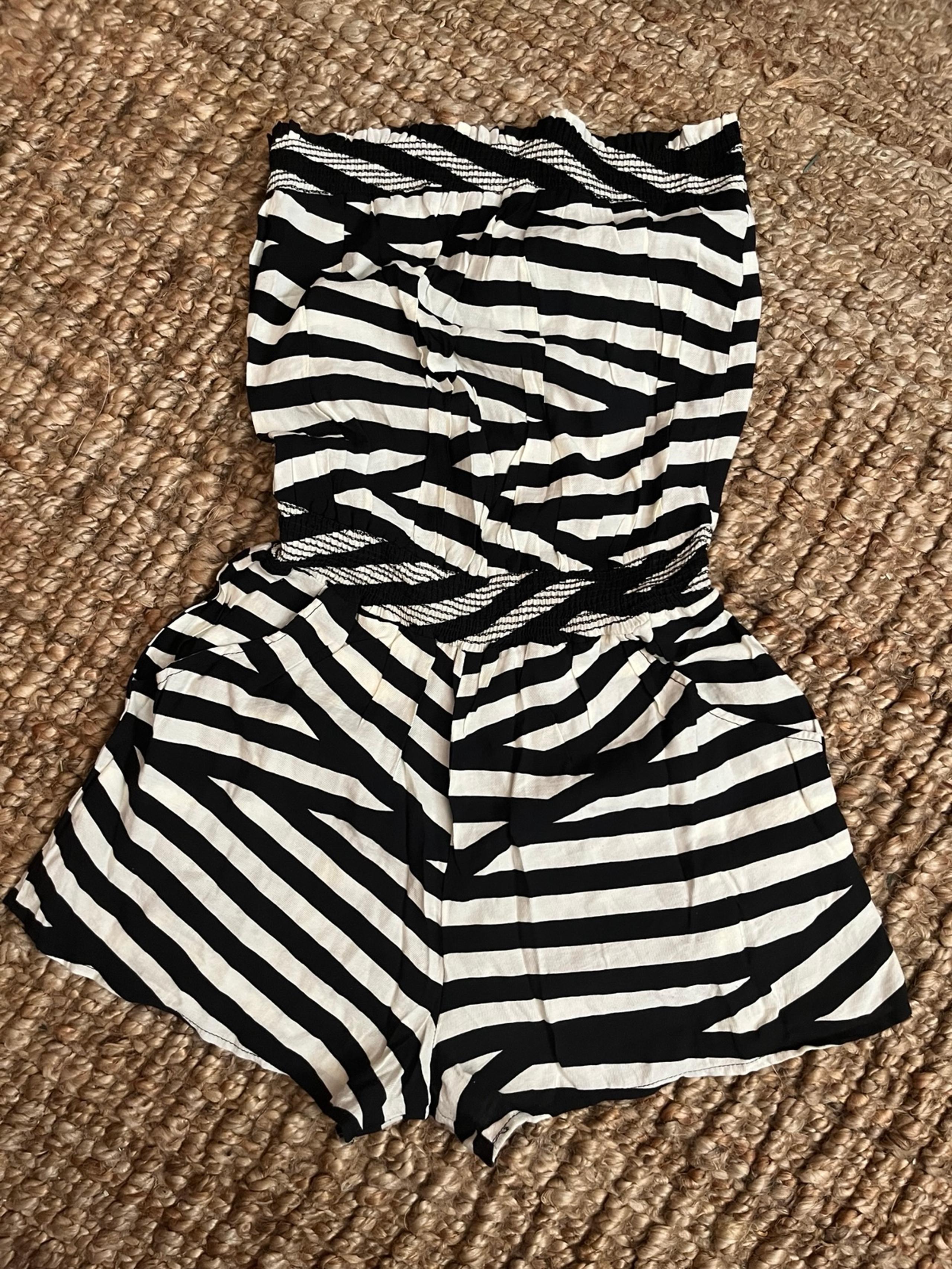 VTG, Love Culture Strapless Stripe Romper, M