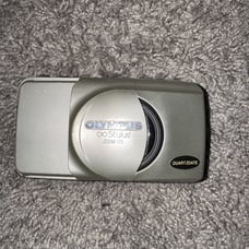 Olympus Infinity Stylus Zoom 115 35mm Camera Powers On Not Film Tested