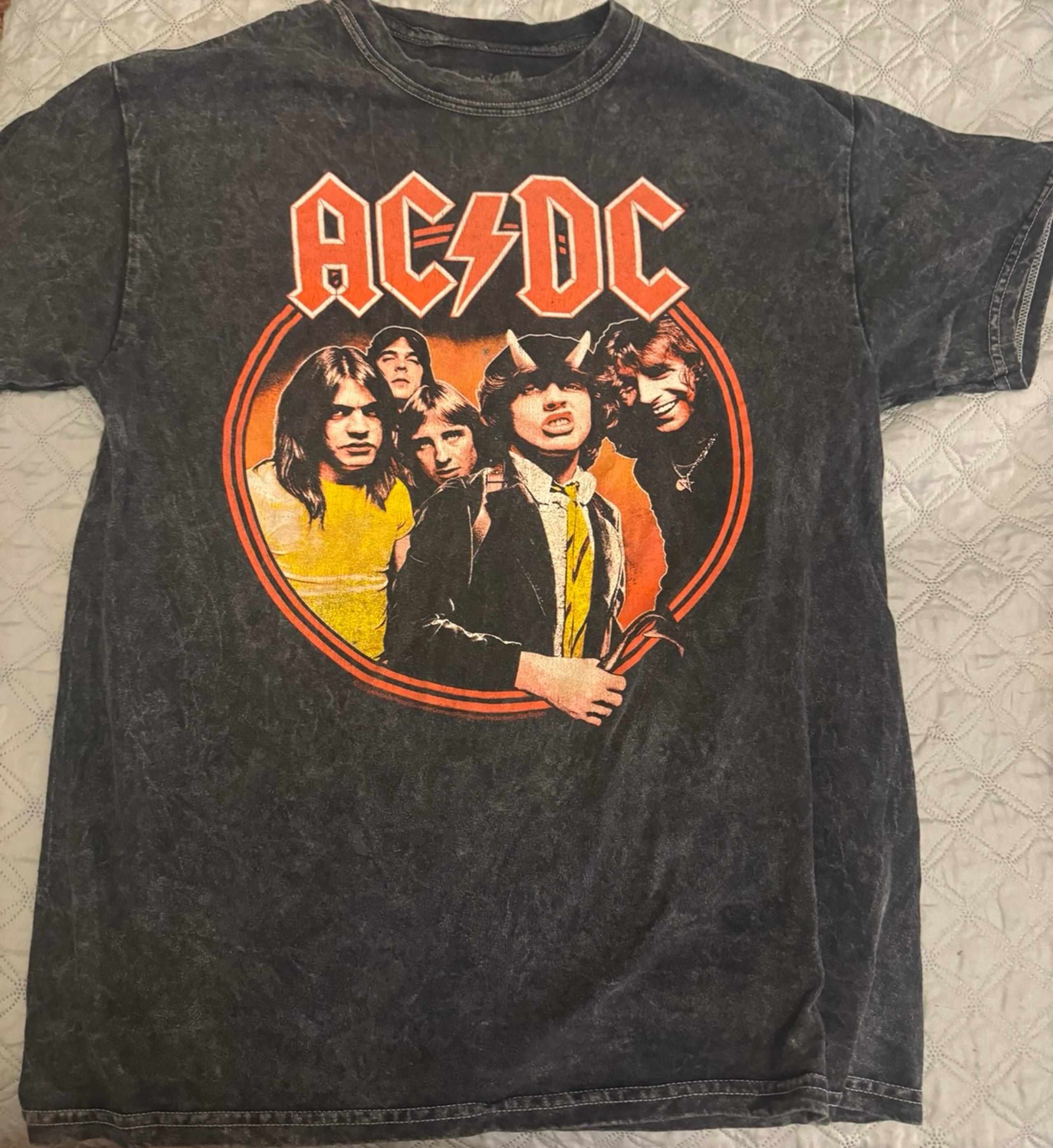 American Classica AC/DC Highway To Hell Band Shirt Medium