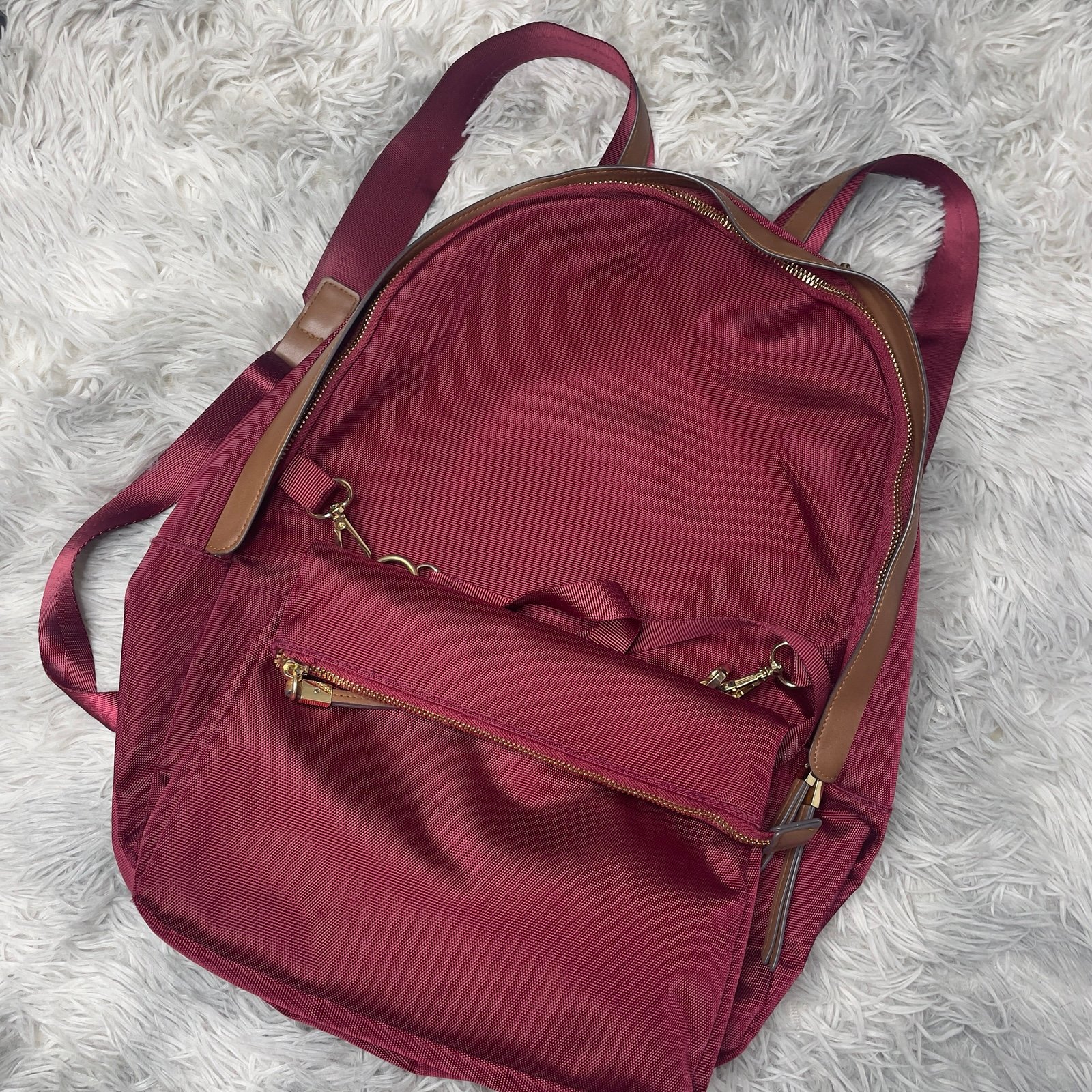 Tommy Bahama Maroon Burgundy Leather Trim Accents Travel Backpack Laptop Sleeve