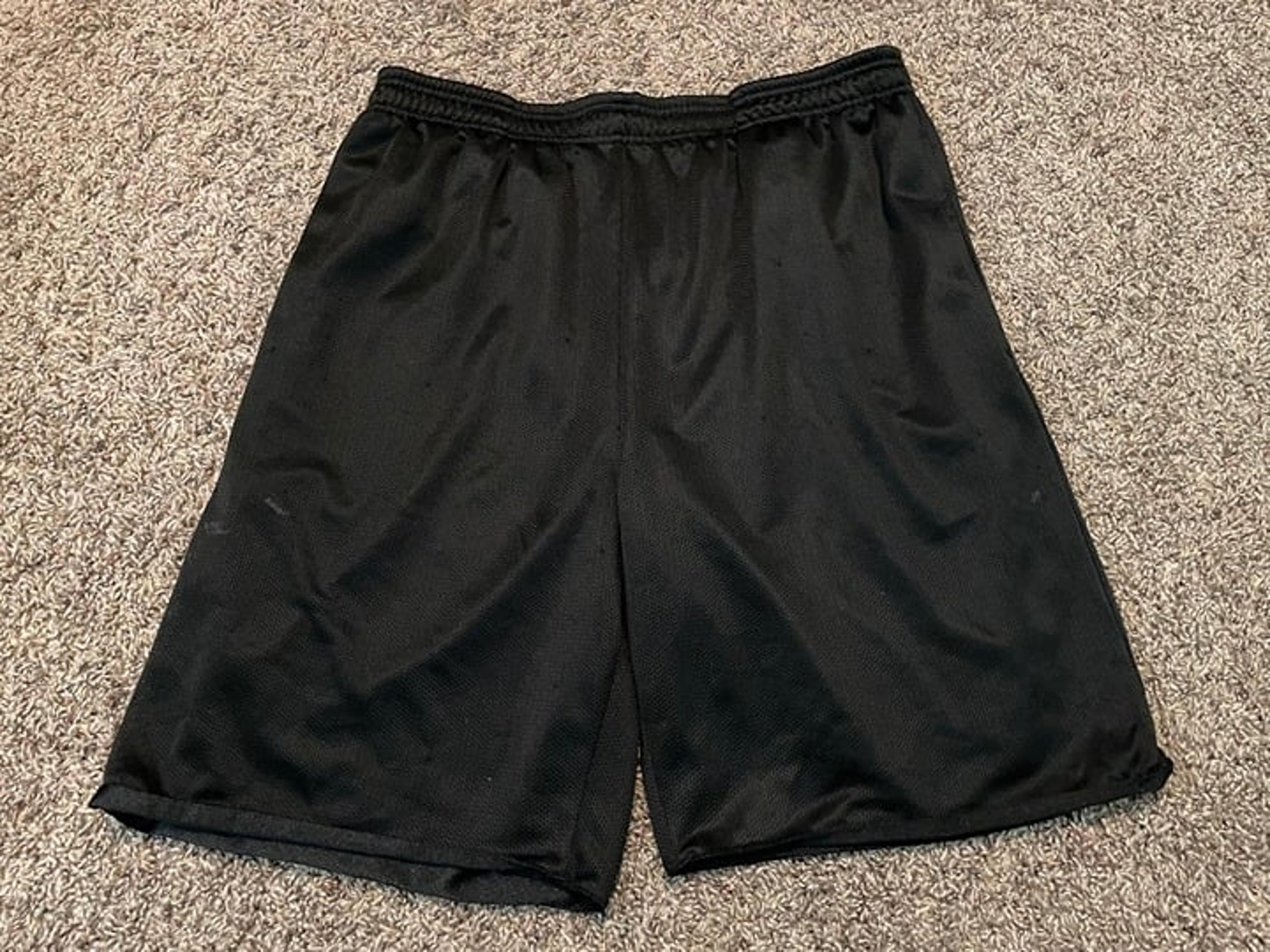 Men's Tek Gear athletic shorts size Medium solid black elastic