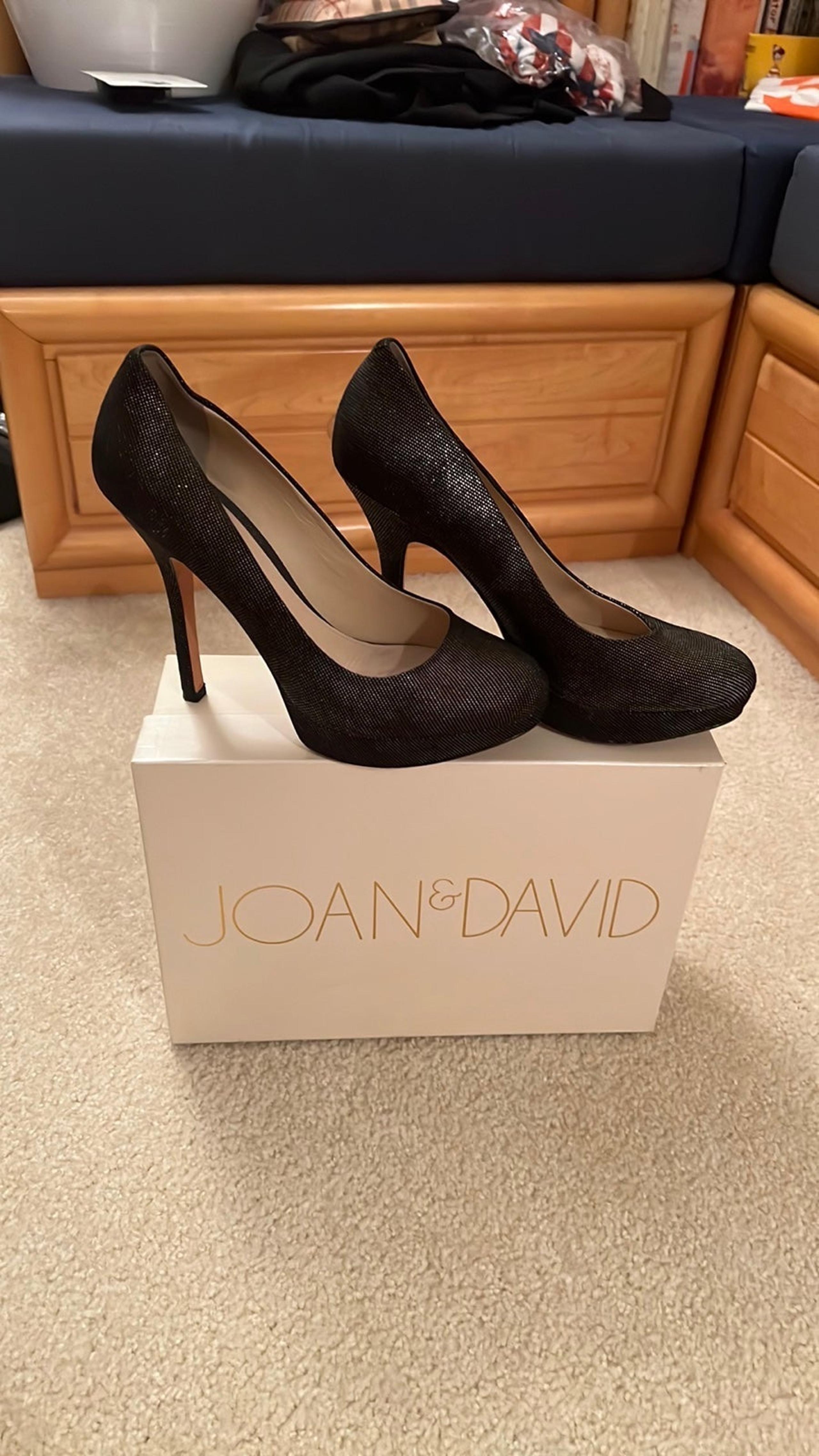 Women’s heels: Joan & David Black/Gold size 8.5