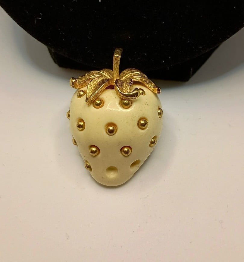 Vintage 1960s Crown Trifari Signed White Lucite Strawberry Brooch