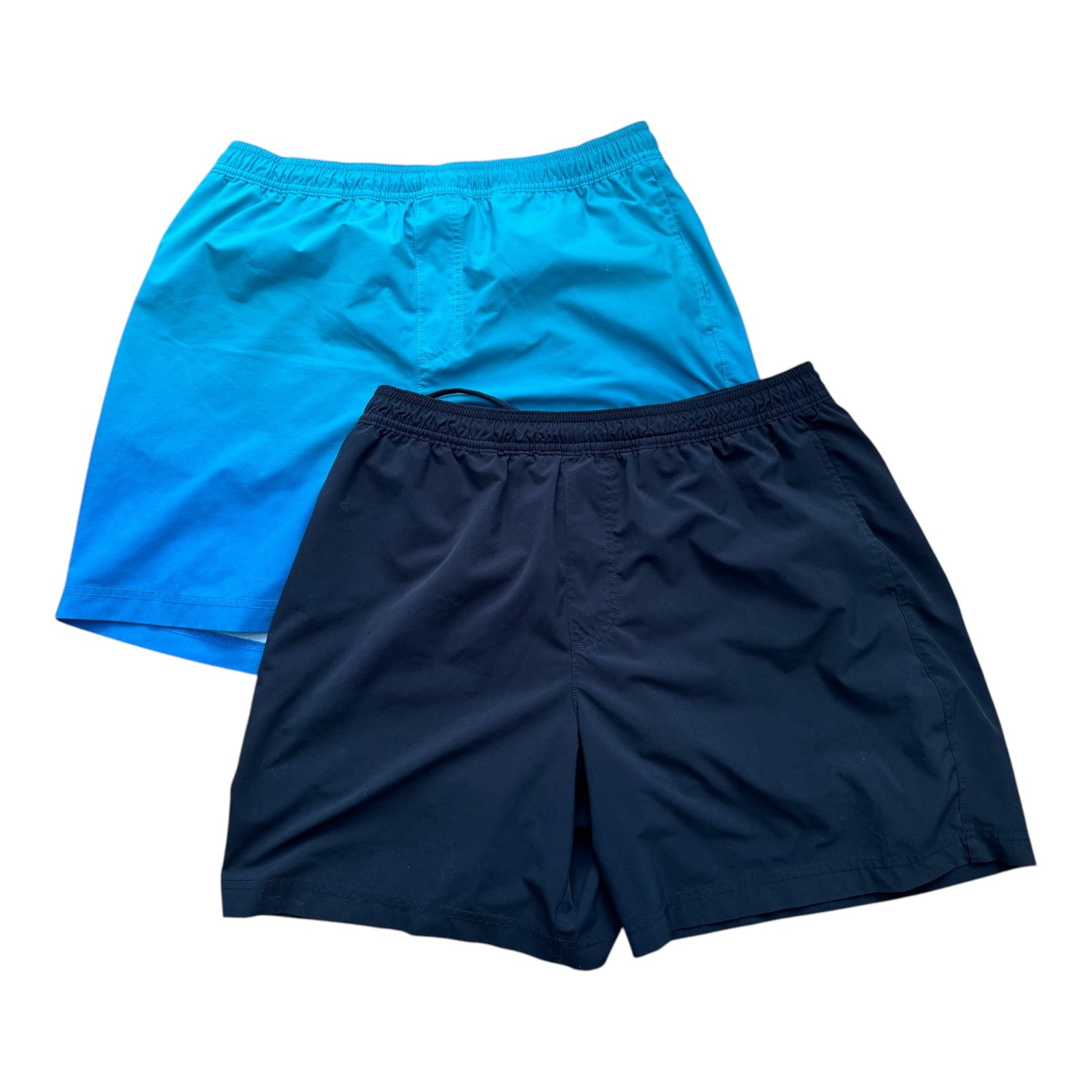 Chubbies Bundle of 2 Men’s 5.5” Inseam Shorts. Black and Blue Ombré. Large