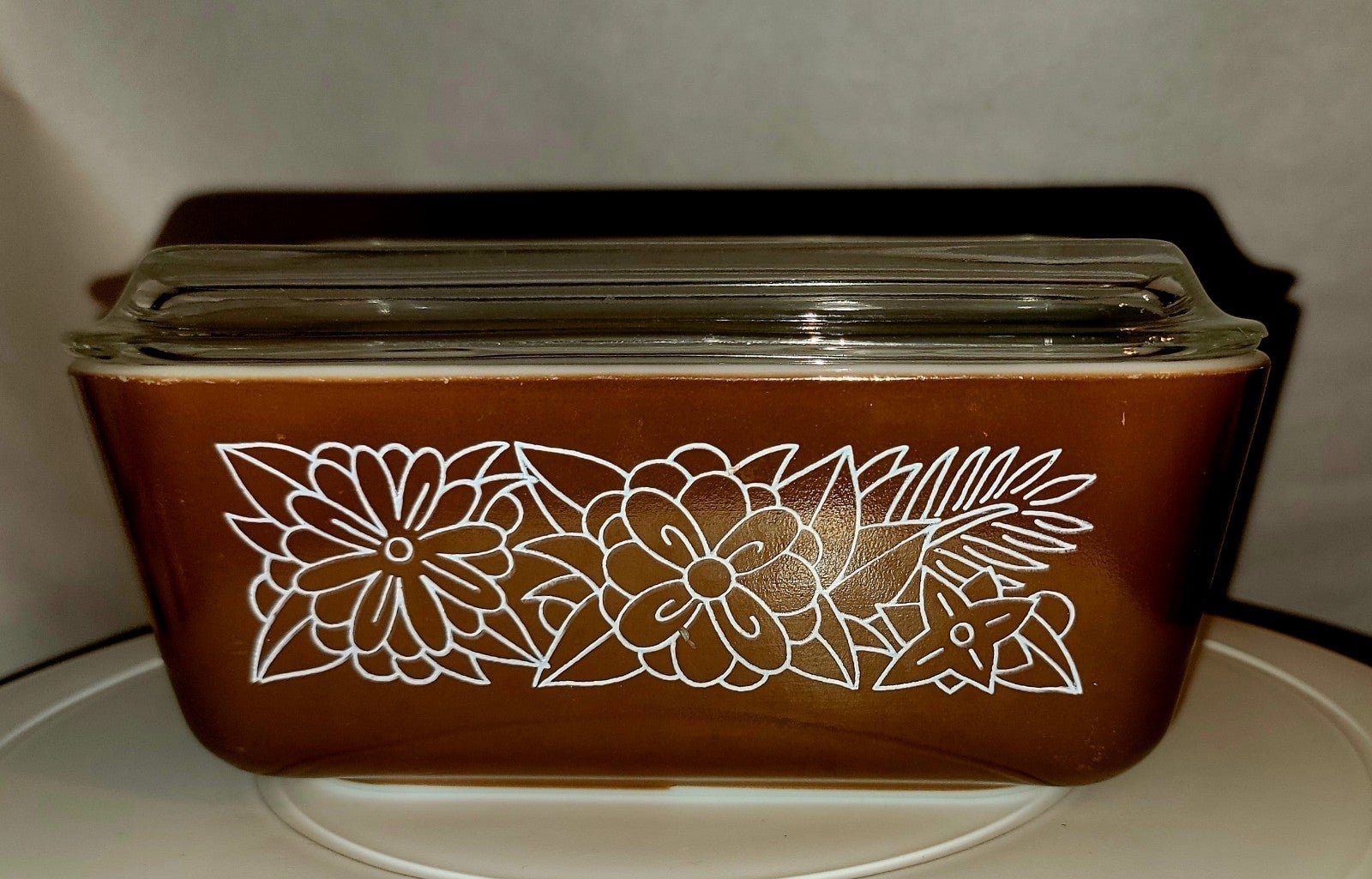 Pyrex Fridgie Refrigerator Dish Woodland 502 with Lid