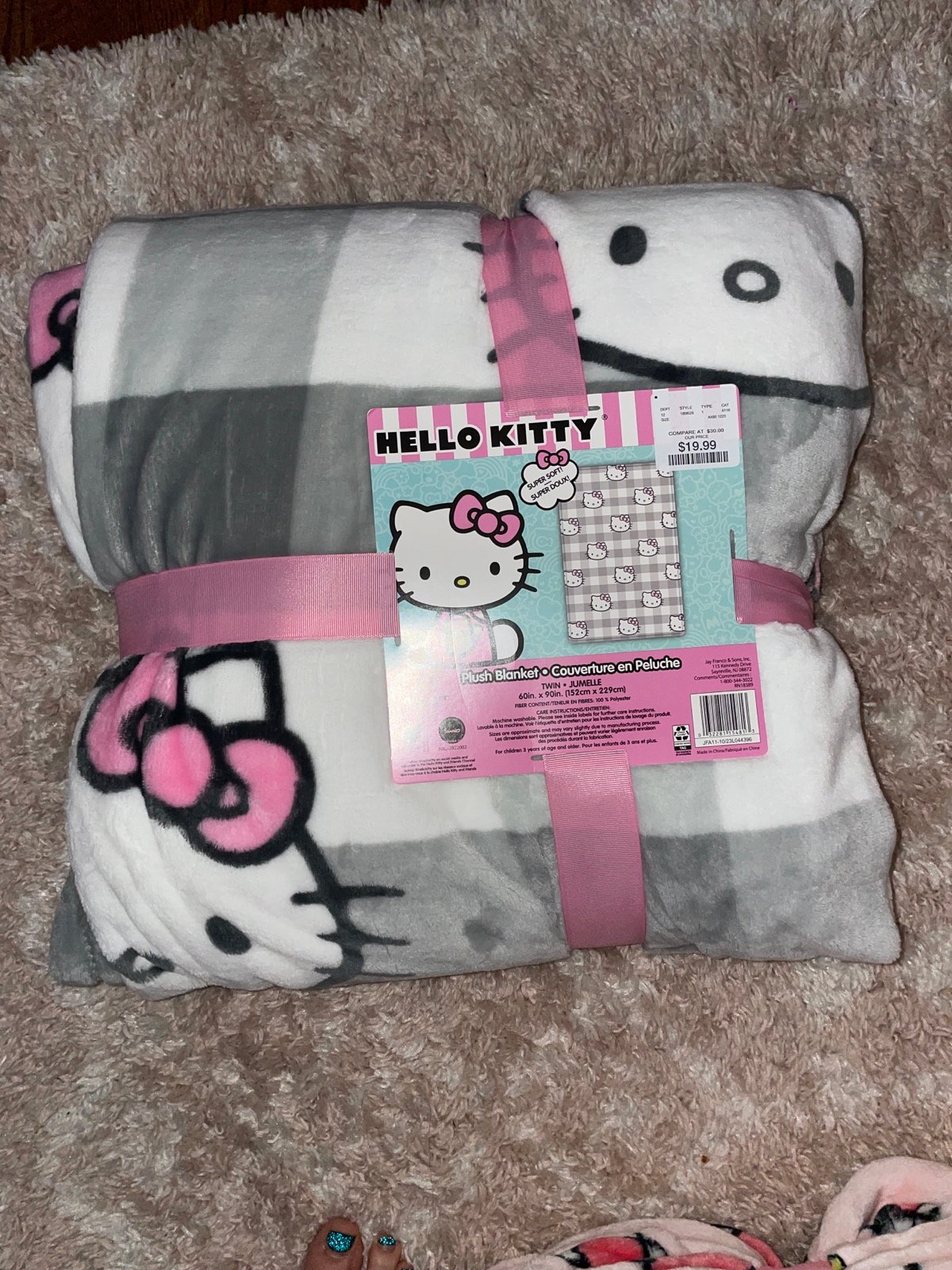 Hello kitty Gingham blanket size Twin