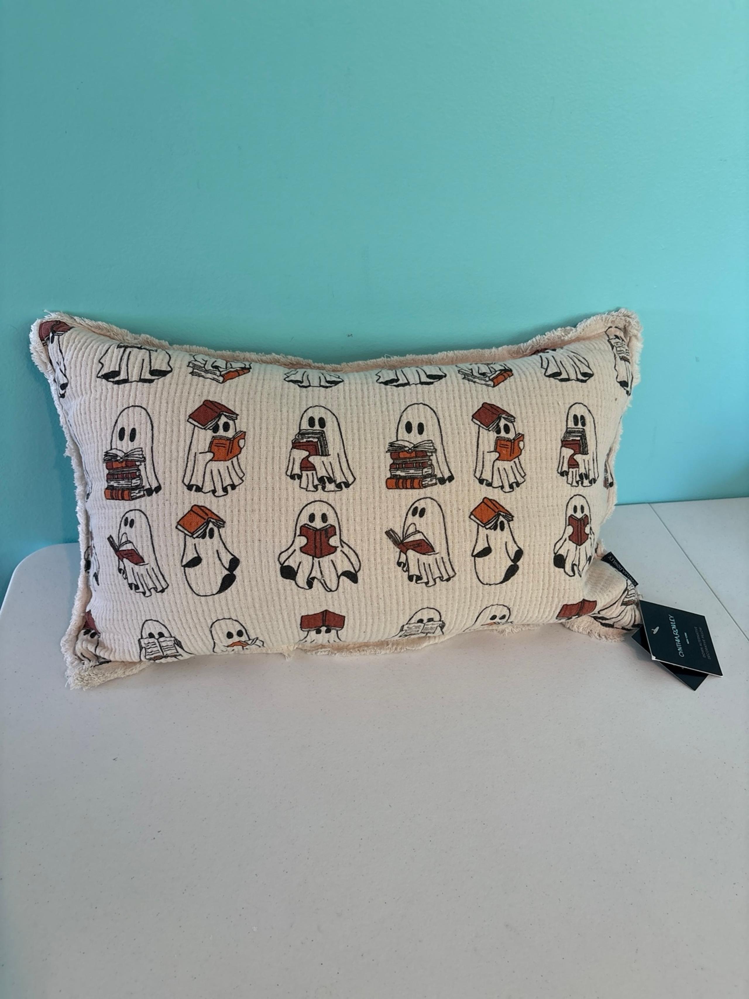 Viral Cynthia Rowley Ghost Reading Books Throw Pillow