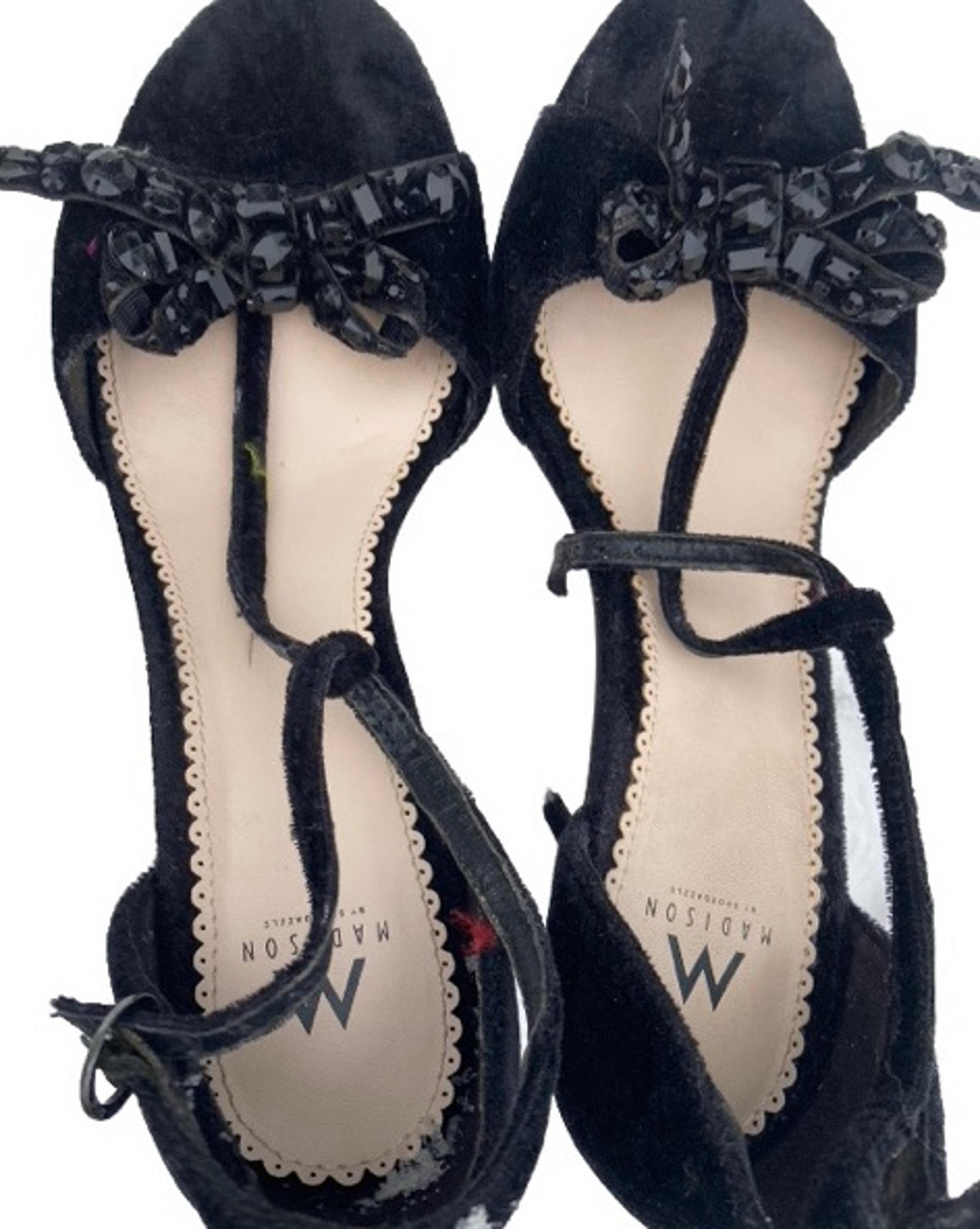Madison By Shoe Dazzle Elnora Black Open Pumps Size 8
