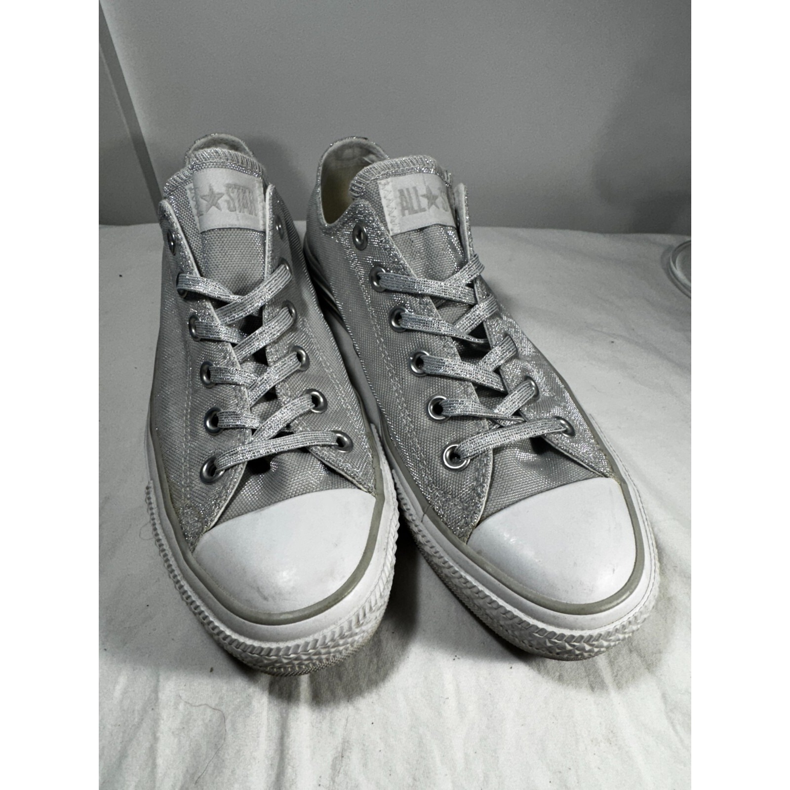 Converse All Star Low Womens Size 9 Light Gray with Sparkle