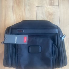 NWT Tumi Alph II Travel hanging kit
