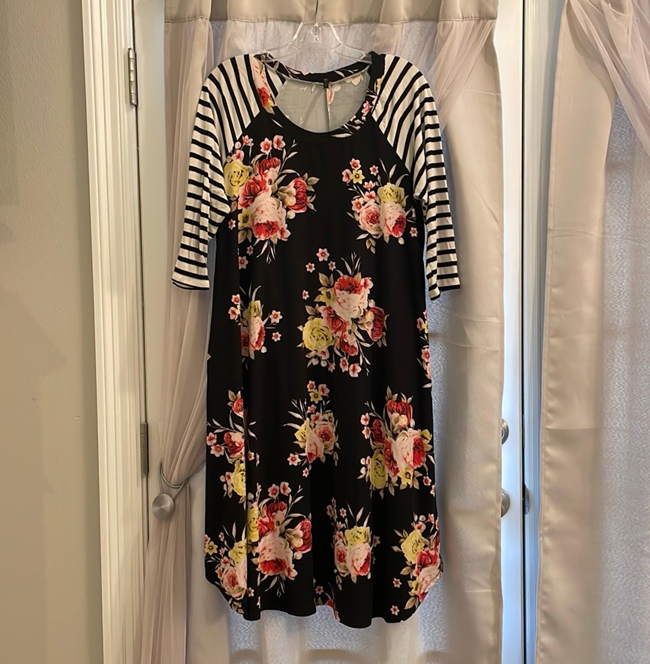Moa Black Floral Striped MIDI Swing Dress Size Large
