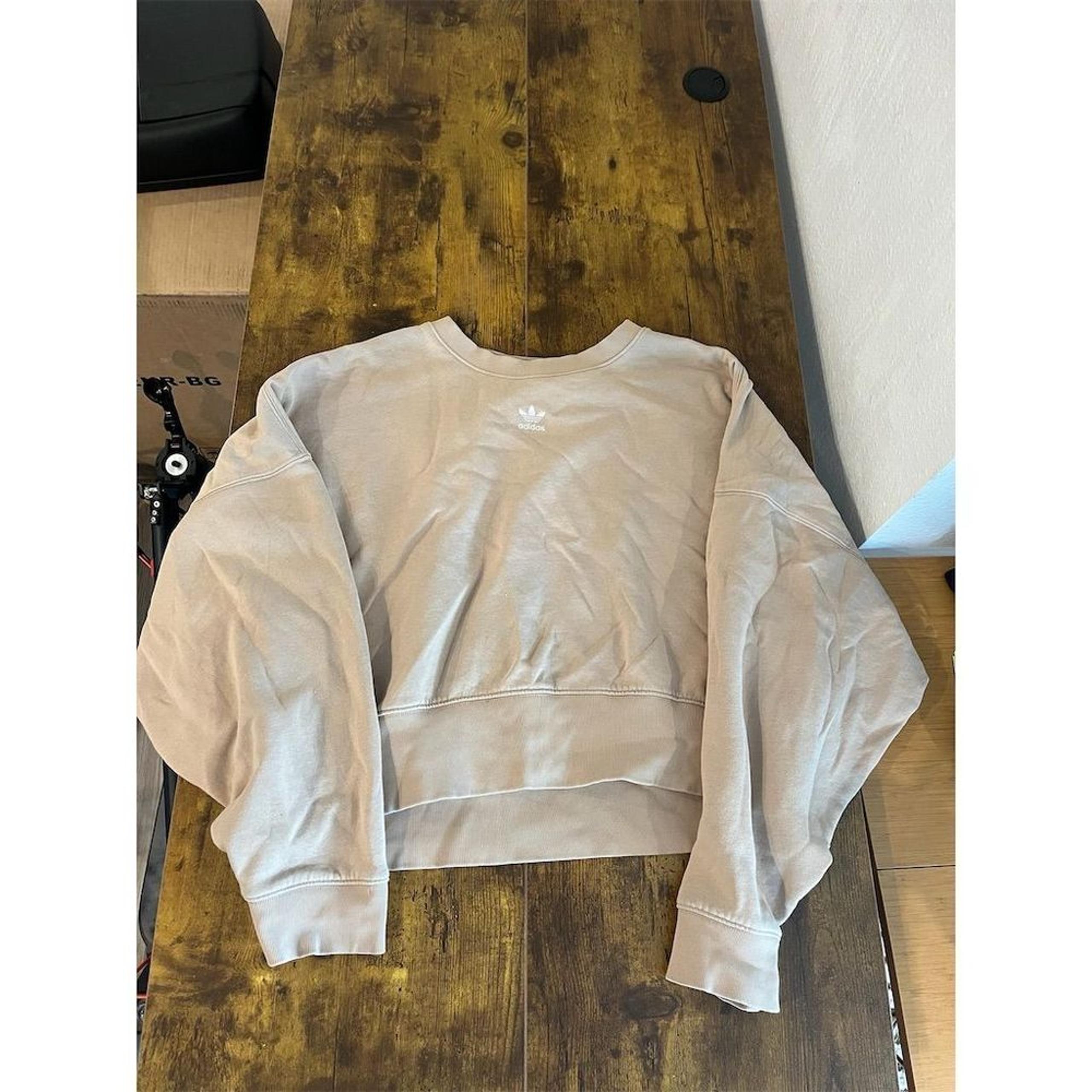 Adidas Women's Cropped Fleece Sweatshirt Beige Size XS Casual Fall Top