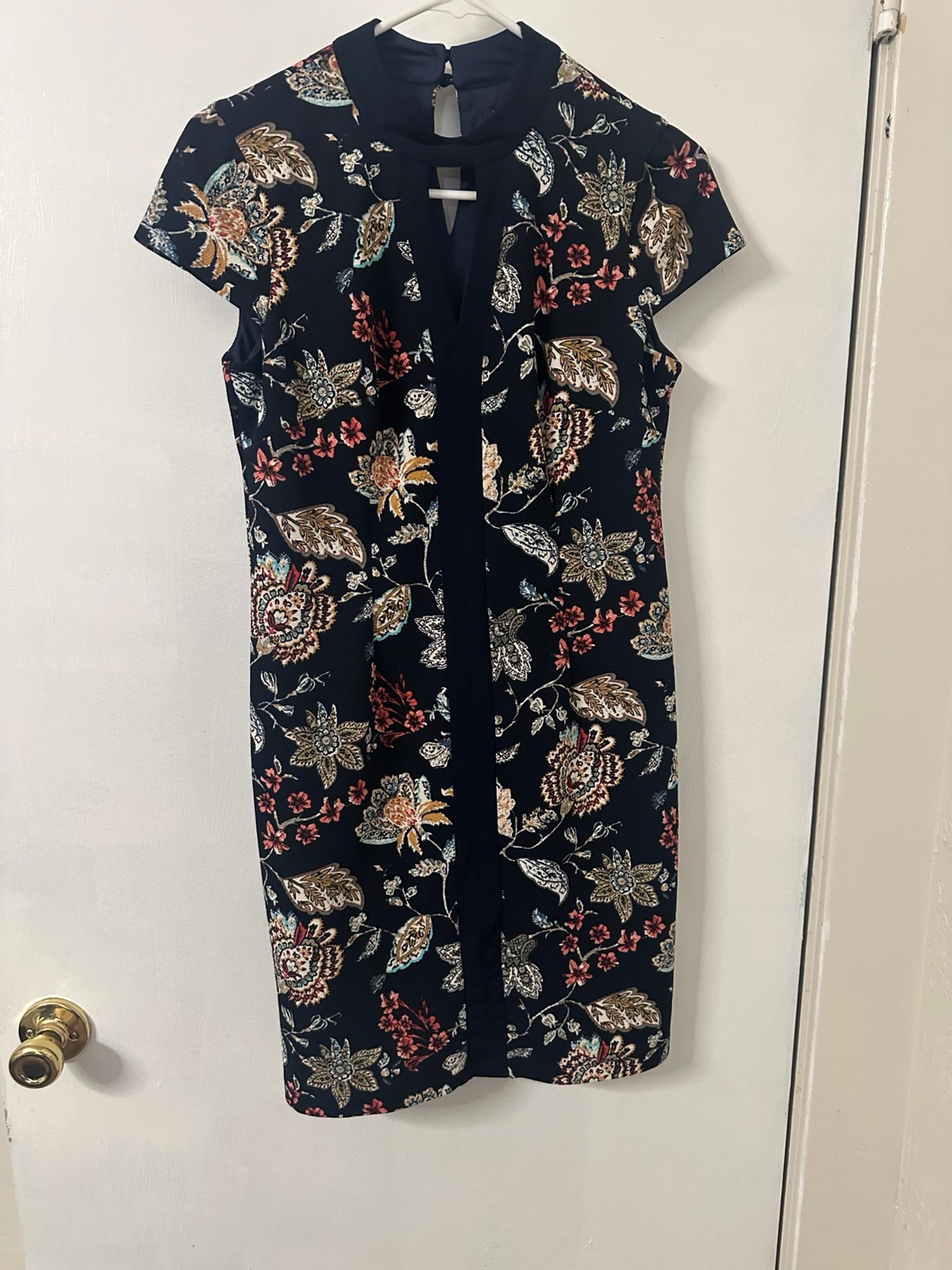Roz & Ali Navy Floral Knee-Length Dress – Size 6P